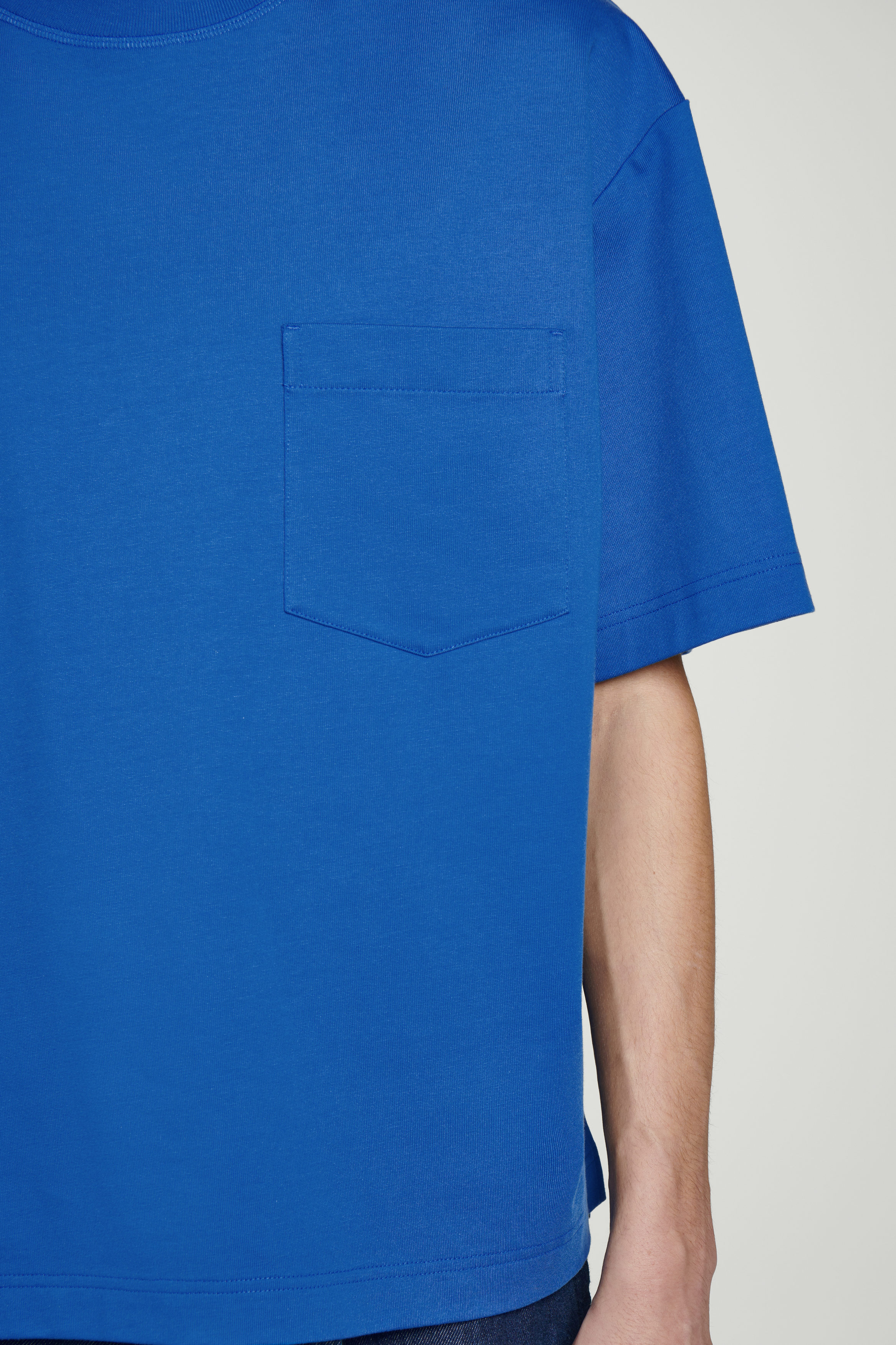 OVERSIZED HEAVYWEIGHT COTTON T-SHIRT - COBALT BLUE | COS
