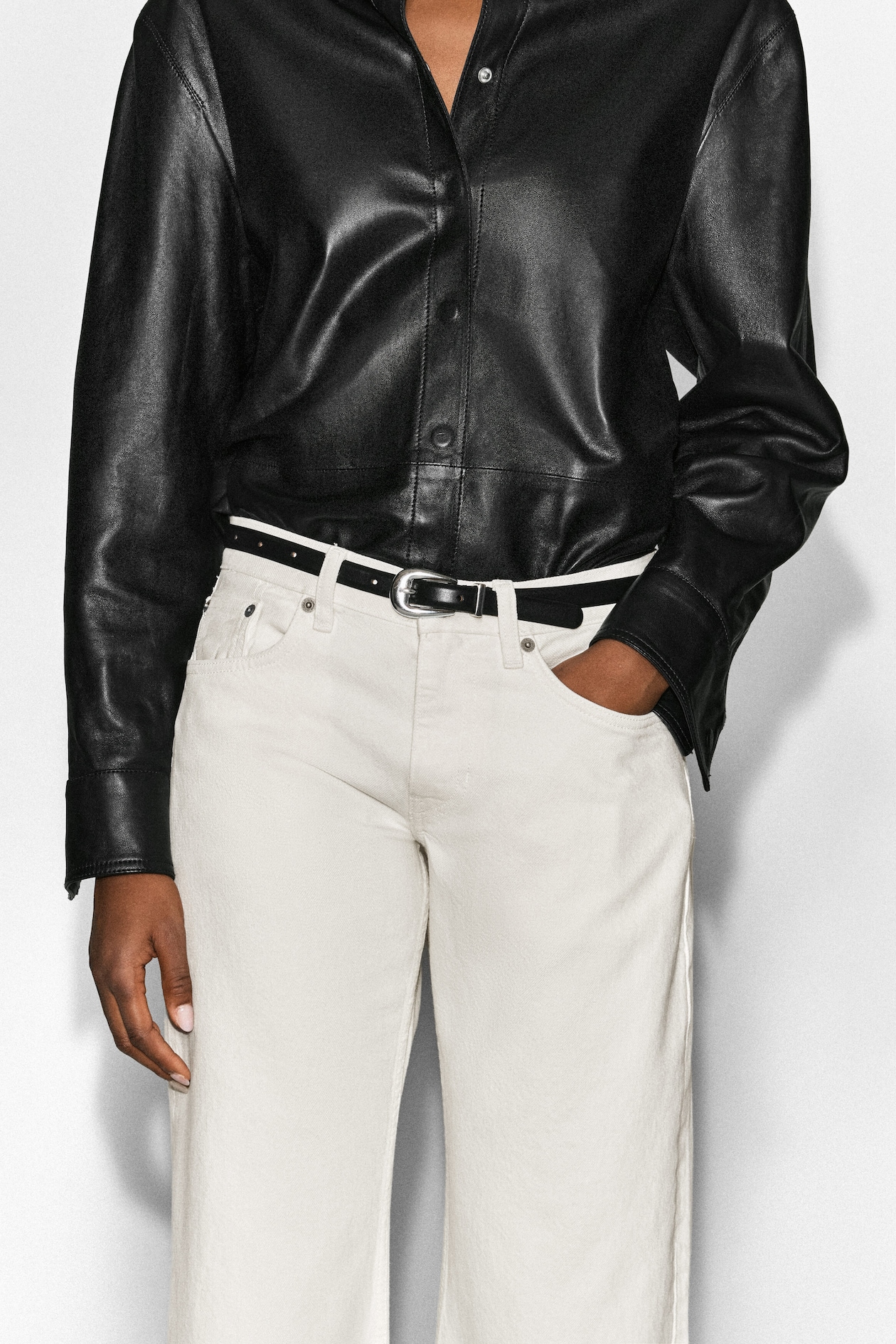 FOLDED CURVED-LEG TURN-UP JEANS — WHITE