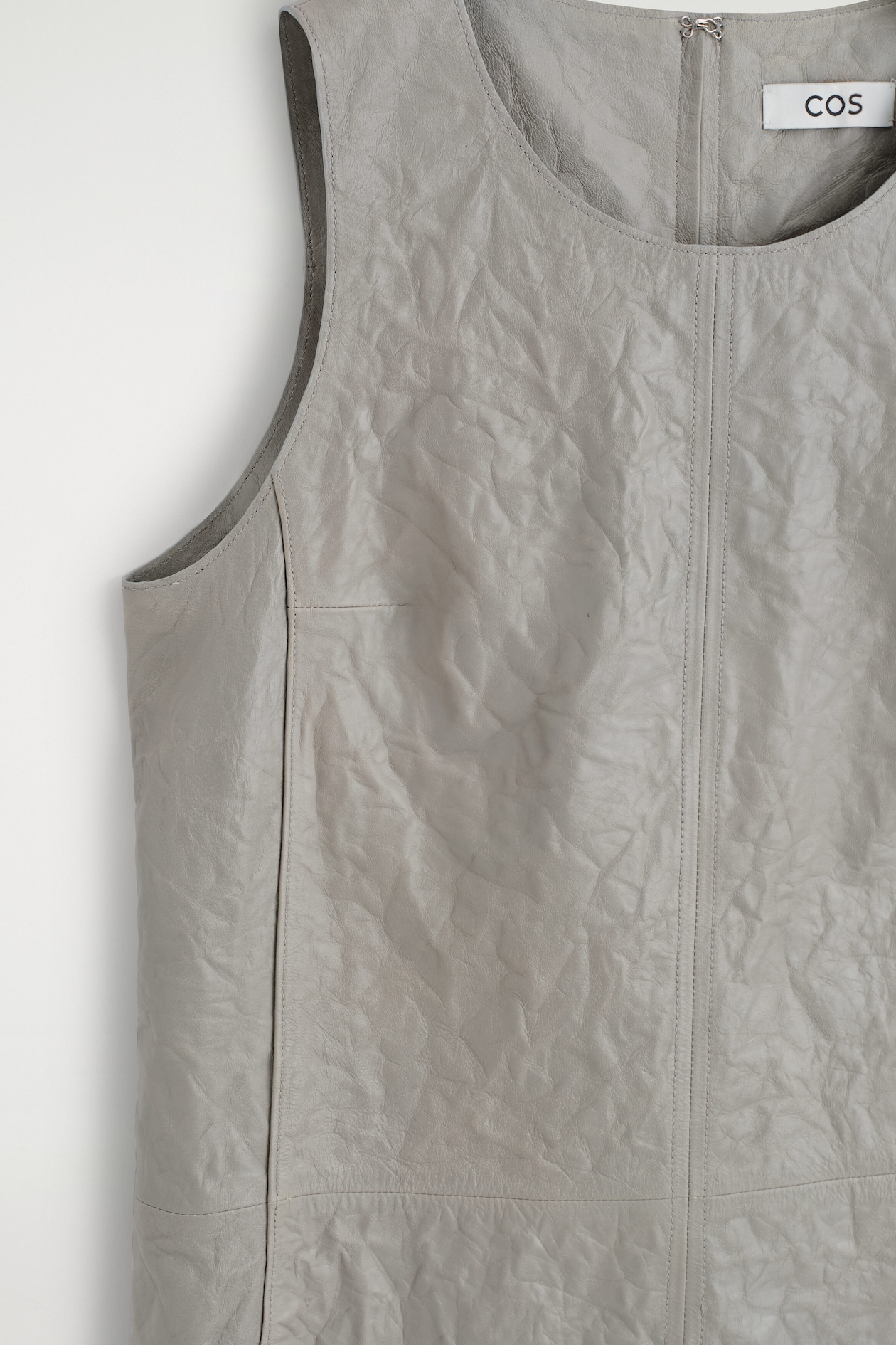 TEXTURED-LEATHER SHIFT DRESS — DOVE GRAY