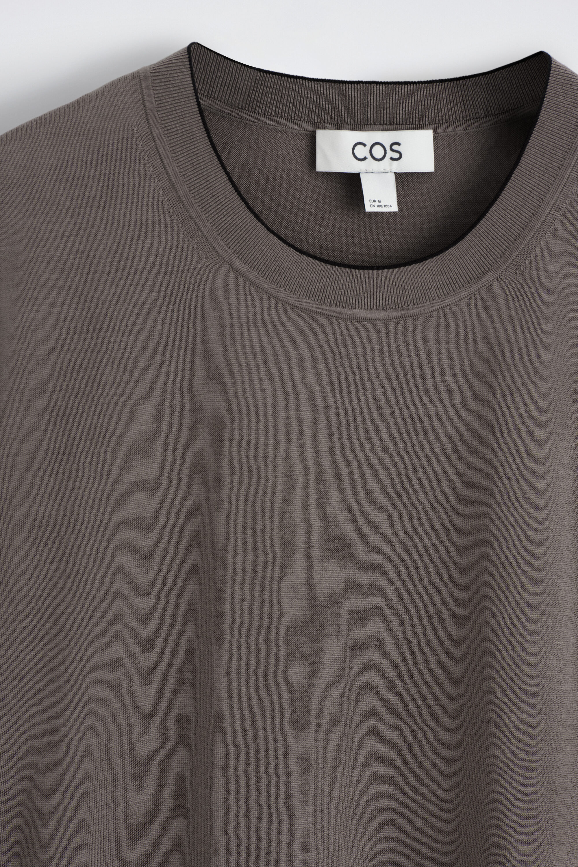 CONTRAST-TIPPED SILK-COTTON T-SHIRT - BROWN / BLACK | COS US