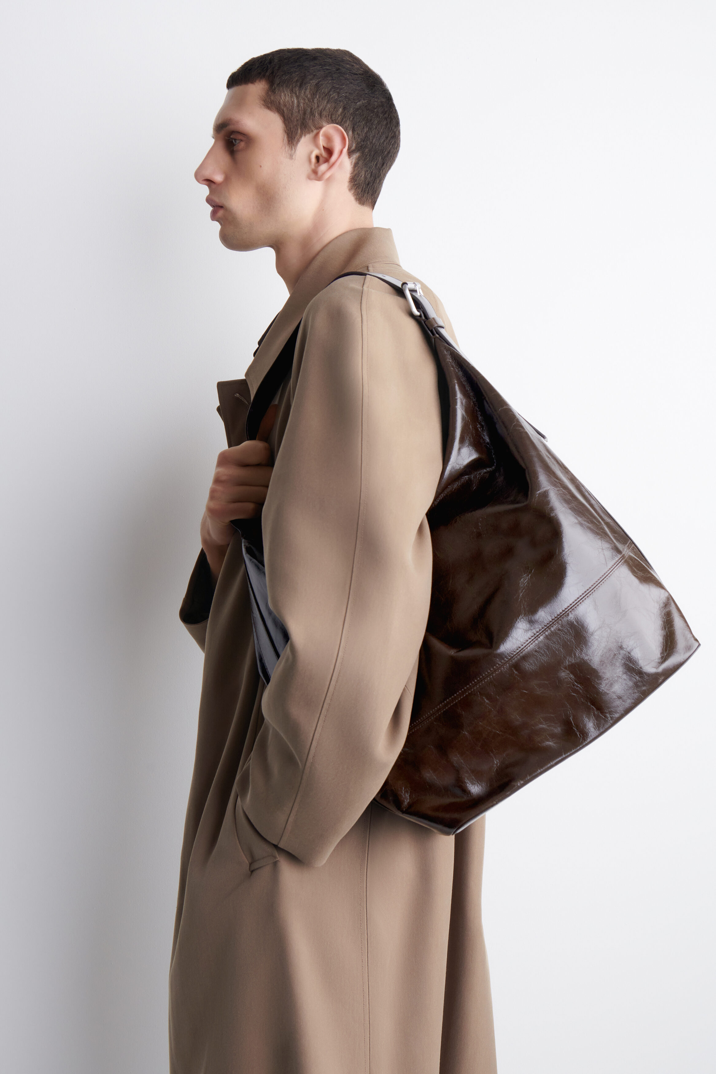 BUCKLED BUCKET BAG - LEATHER - BITTER CHOCOLATE | COS AU