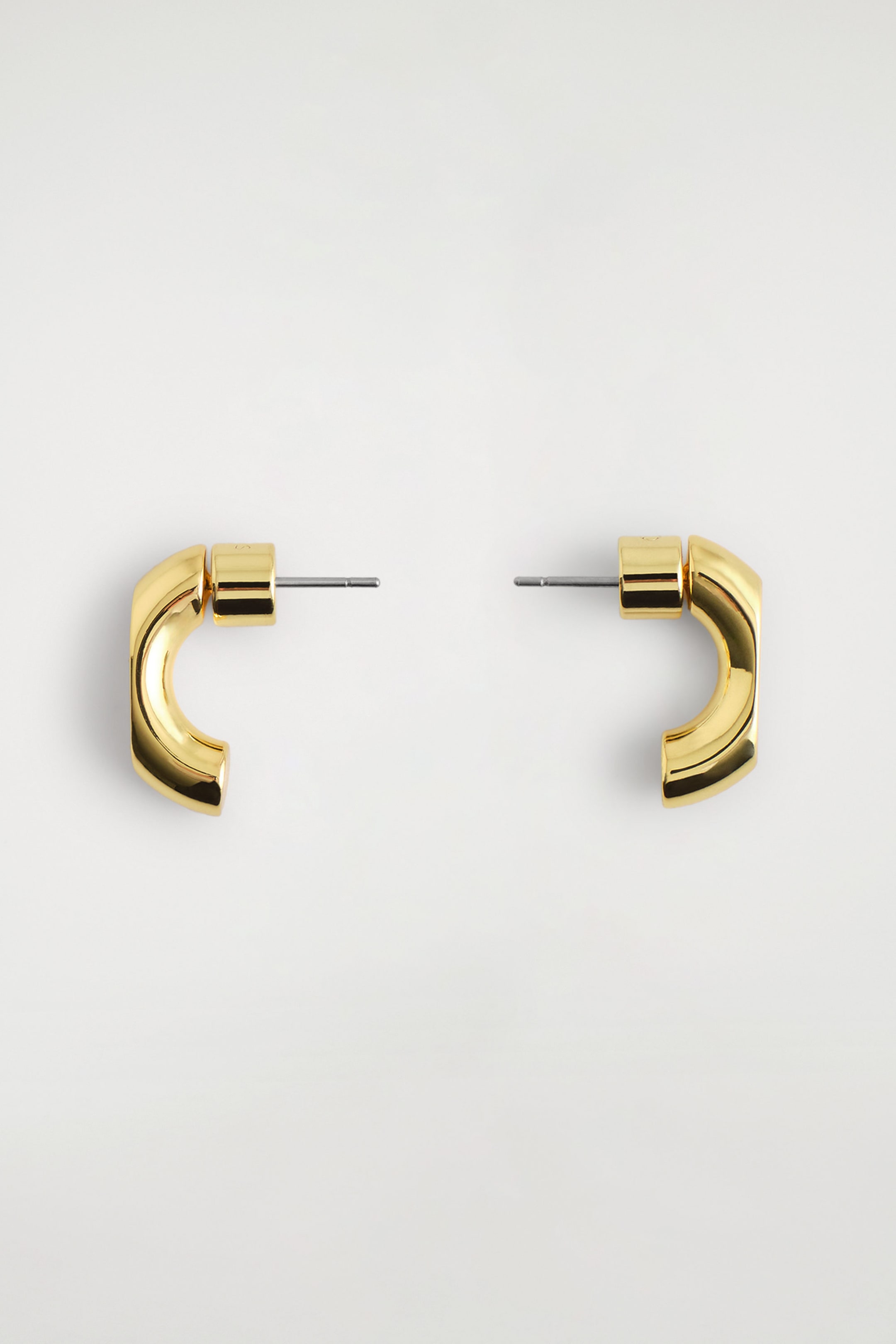 SCULPTED BANGLE