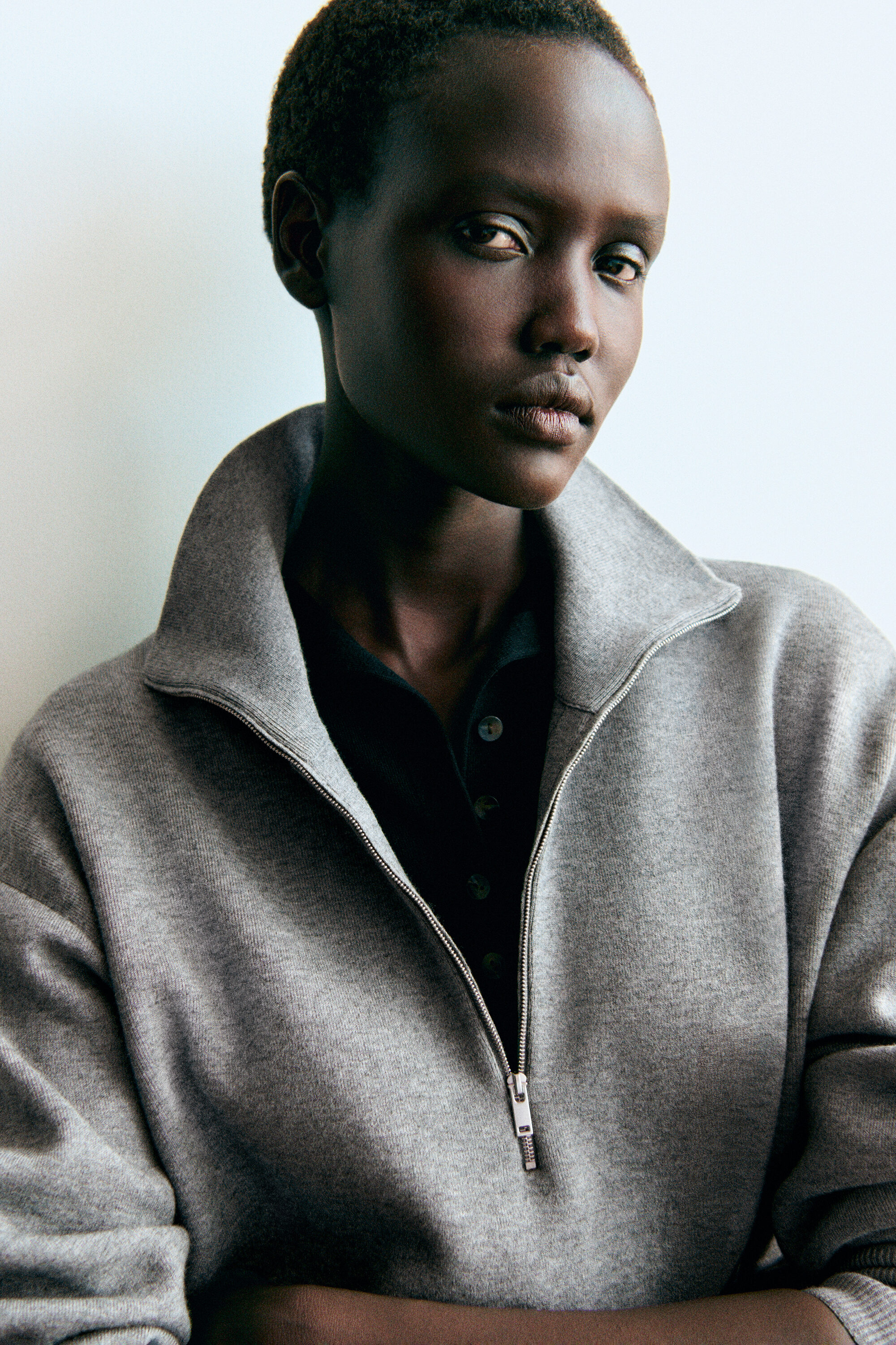 トップス TURTLE NECK KNIT SWEATER GRAY StudioR330 MOCK-NECK HALF-ZIP KNITTED SWEATER - GRAY MÉLANGE | COS US
