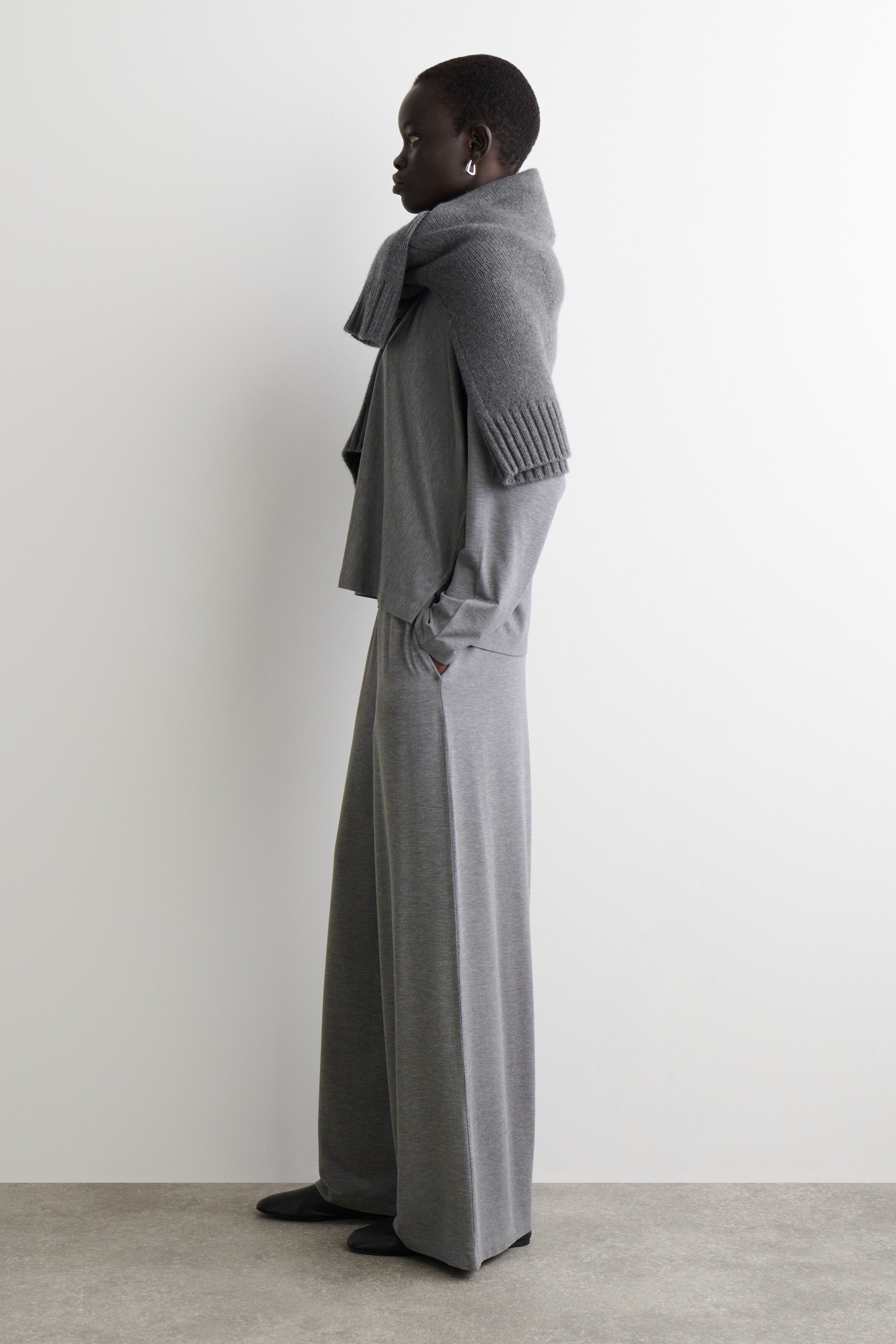 Agrandir l'image: FLUID JERSEY WIDE-LEG TROUSERS - GRIS - FEMME | H&M FR 2