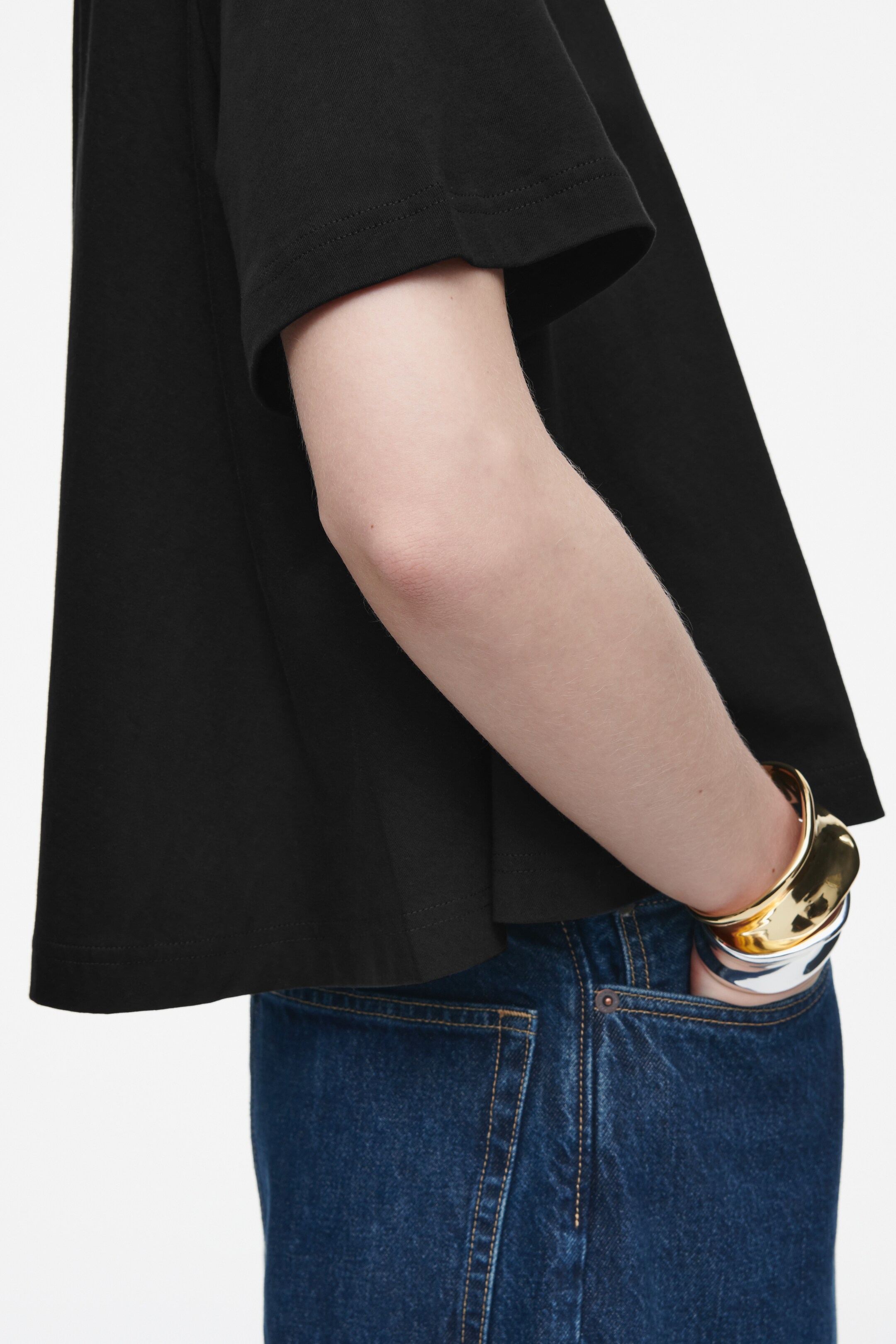 Grösseres Bild ansehen: LOCKERES TRAPEZFÖRMIGES T-SHIRT - SCHWARZ - DAMEN | H&M CH 3