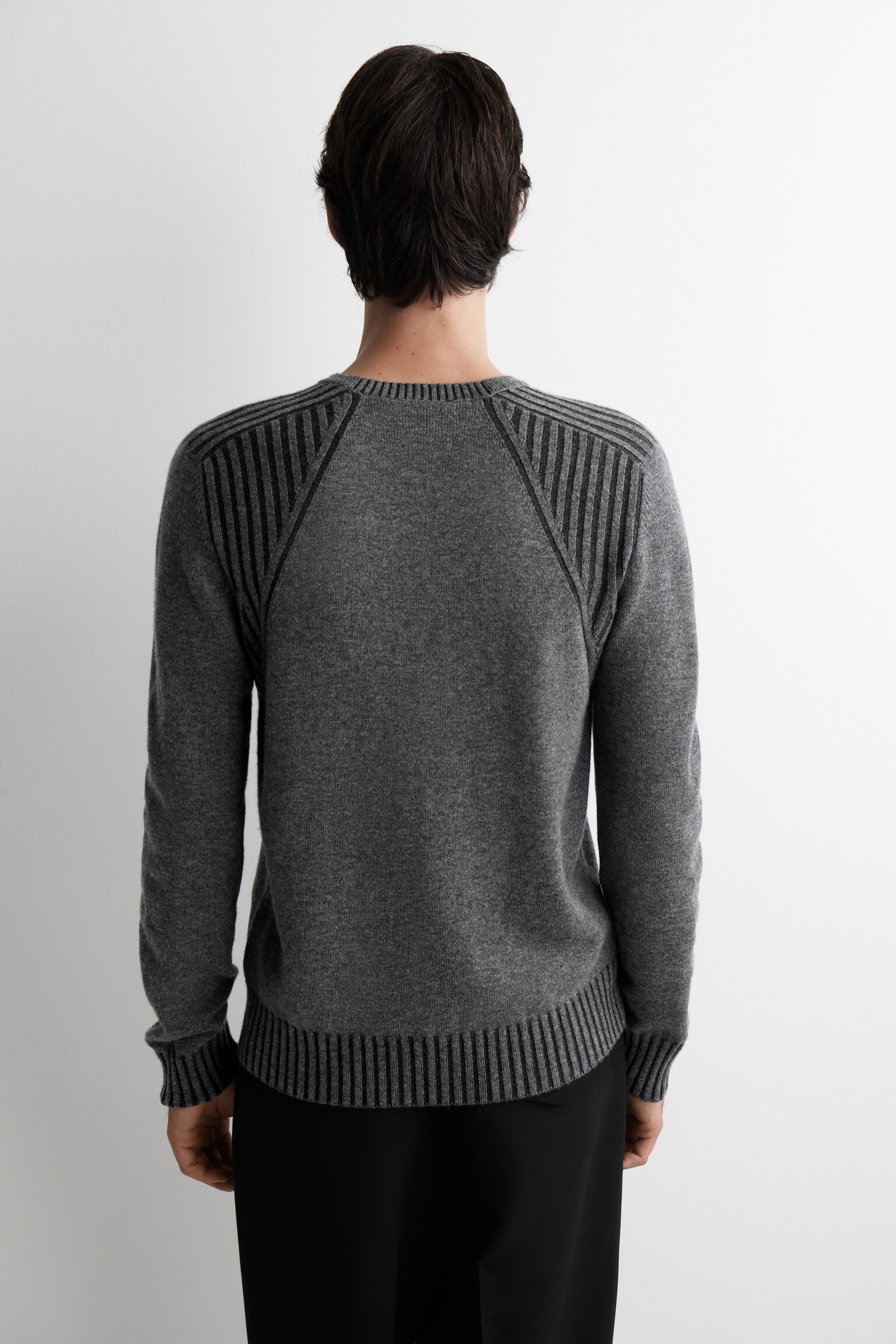MERINO-CASHMERE CREW-NECK JUMPER - GREY - 6