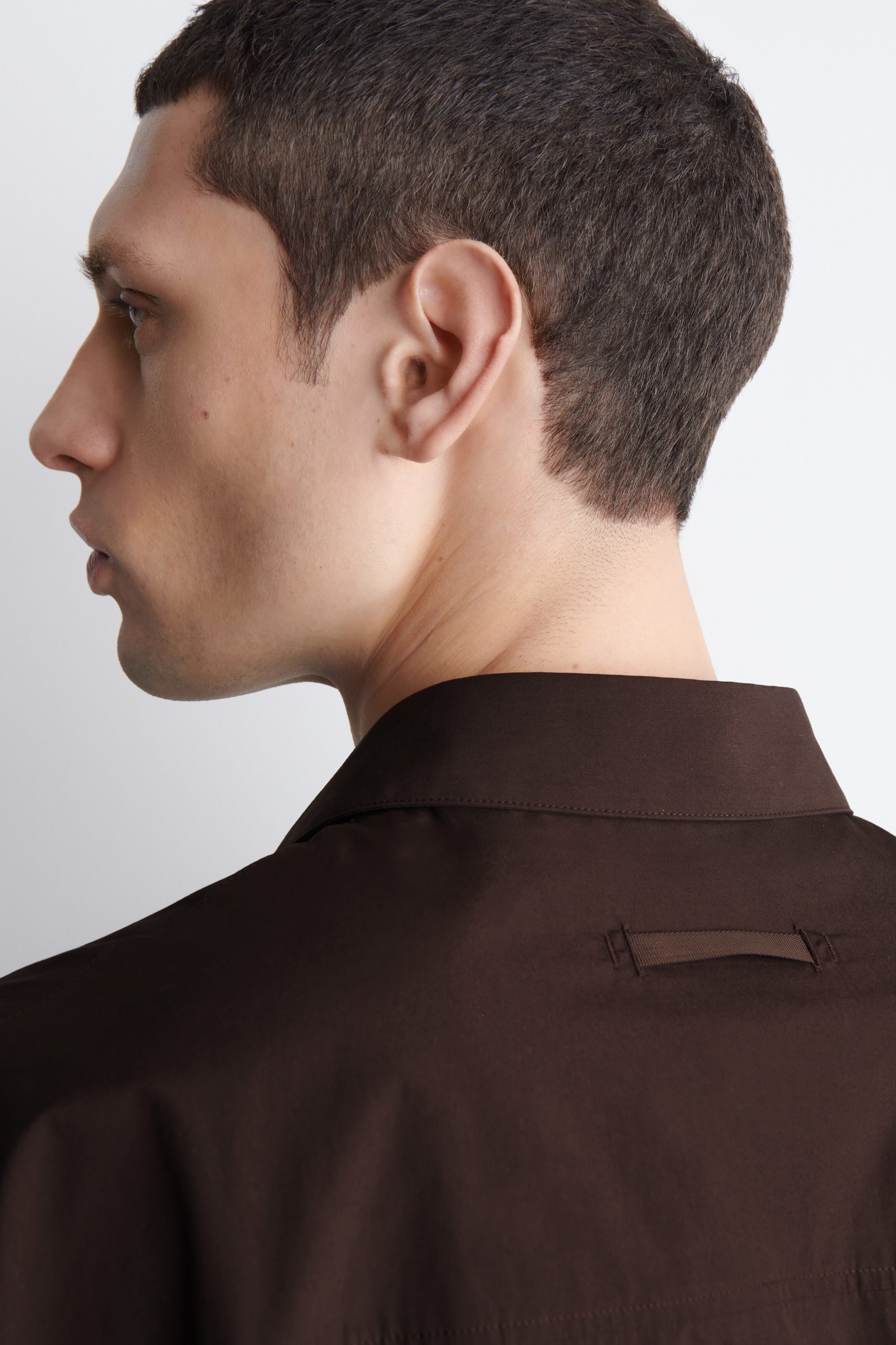 TAILORED SHORT-SLEEVED COTTON SHIRT - BITTER CHOCOLATE | COS US