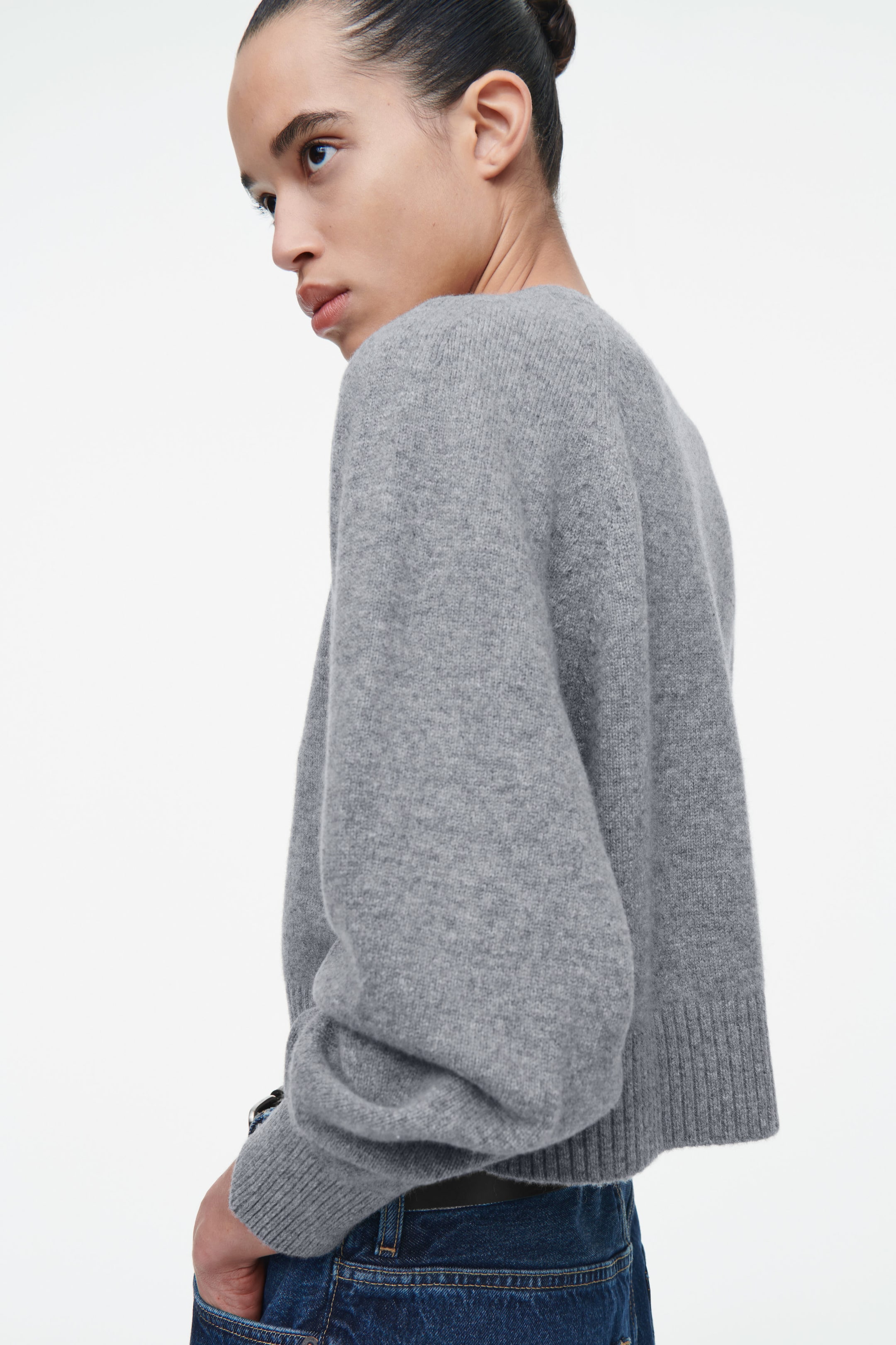 CROPPED WOOL CARDIGAN