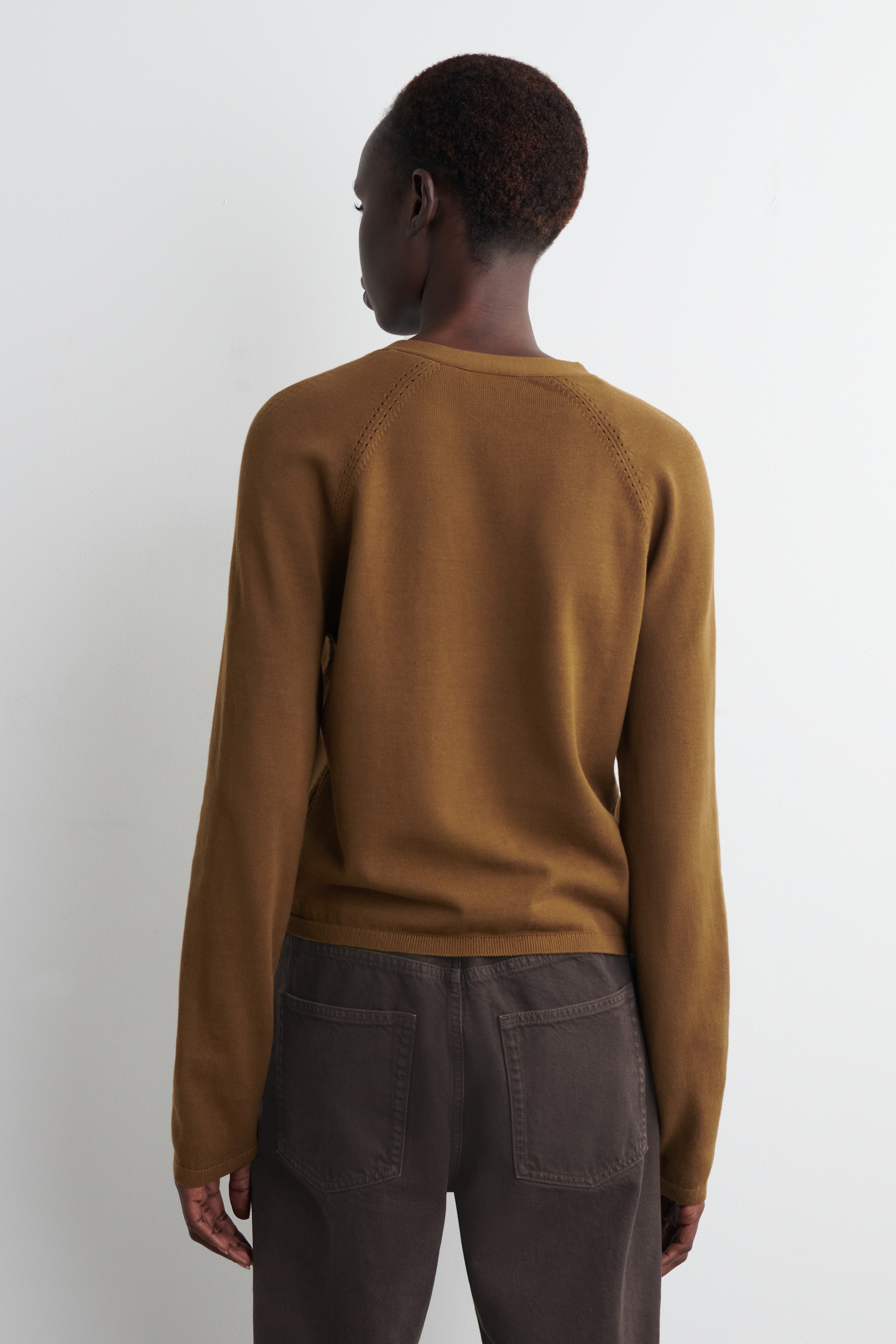 Преглед на по-голямо изображение: KNITTED COTTON V-NECK CARDIGAN - КАФЯВО - ЖЕНИ | H&M BG 5