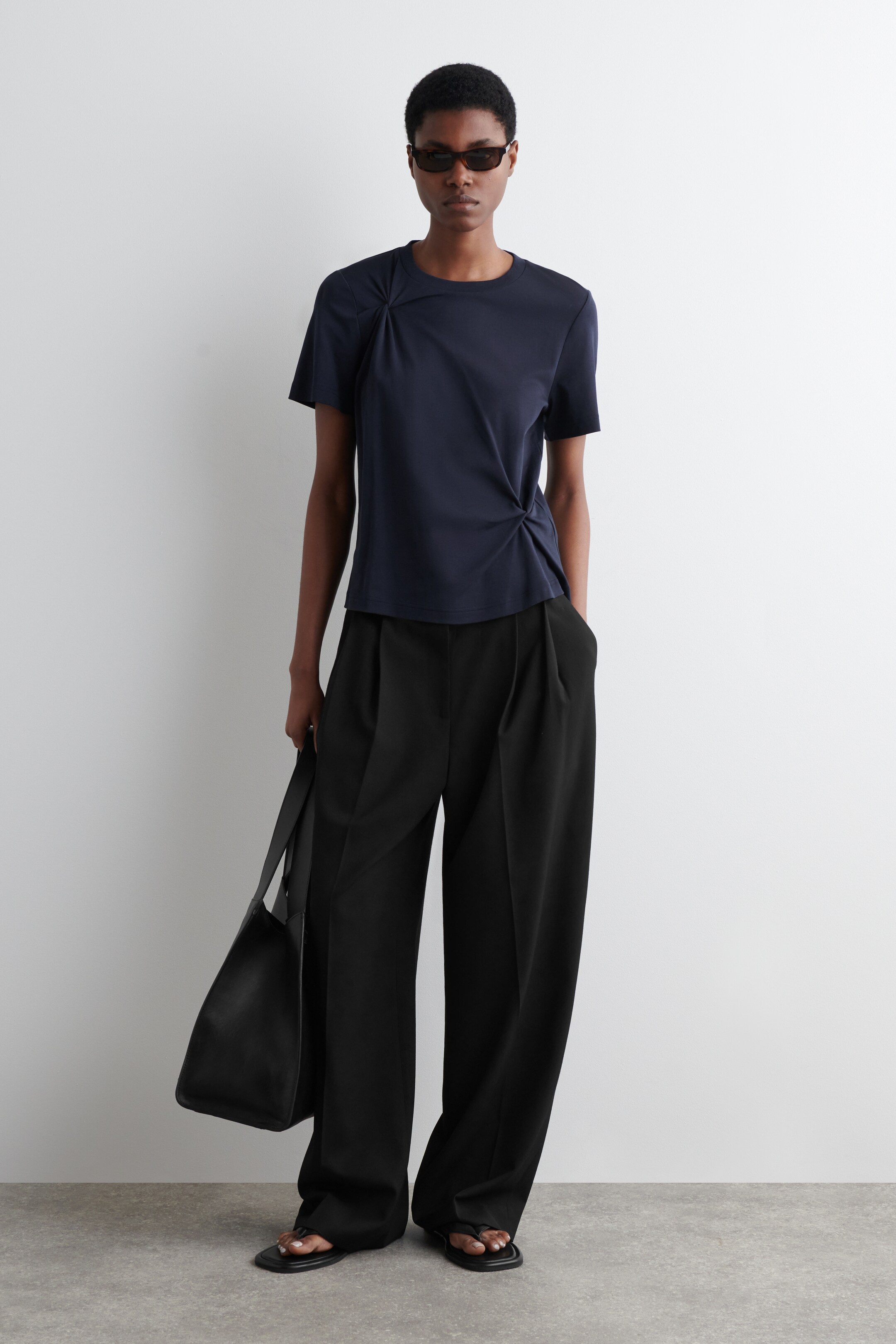 View larger image: KNOT-DETAIL T-SHIRT - NAVY - Ladies | H&M GB 2