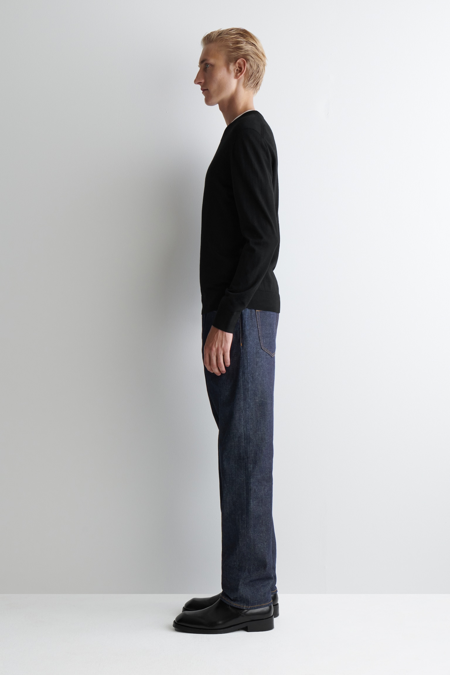 PULL SLIM À COL ROND EN LAINE MÉRINOS - NOIR/BLEU MARINE/BEIGE CHINÉ/BLEU COBALT - 5