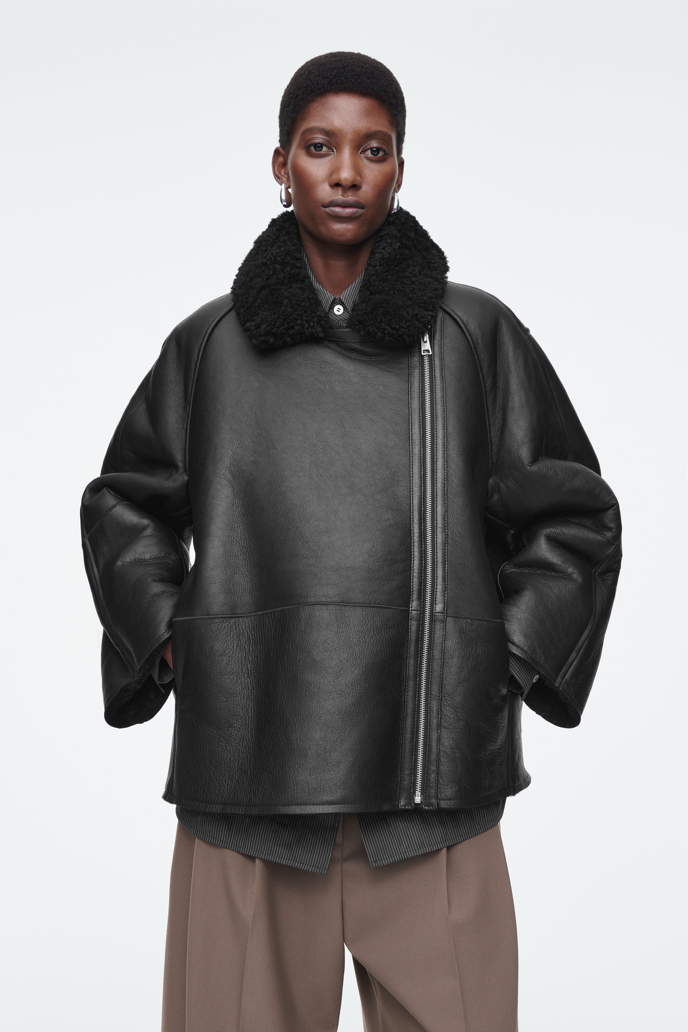 【SINOON】OVERSIZED SHEARLING JACKET MUSINSA | SINOON OVERSIZED SHEARLING JACKET (BEIGE)