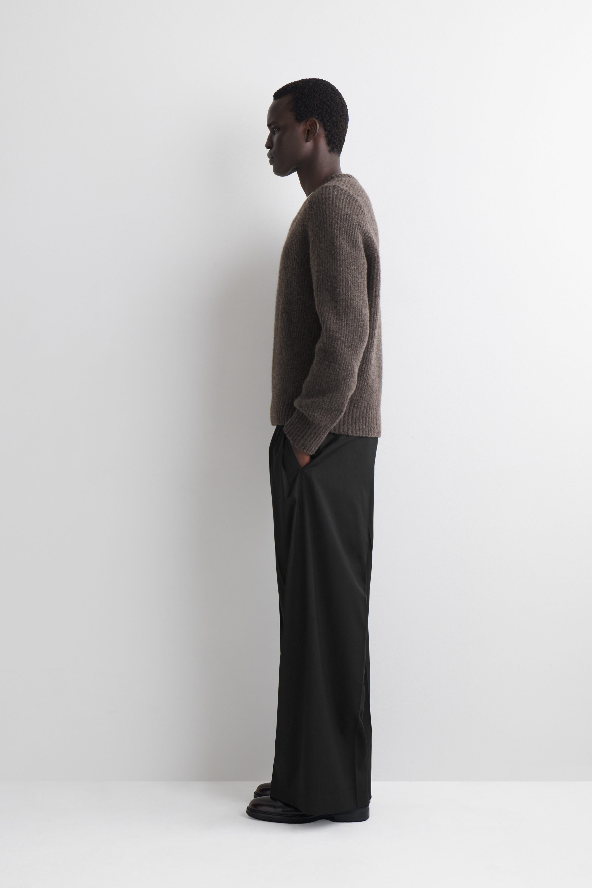 OVERSIZED WOOL-YAK V-NECK JUMPER - BROWN MÉLANGE | COS