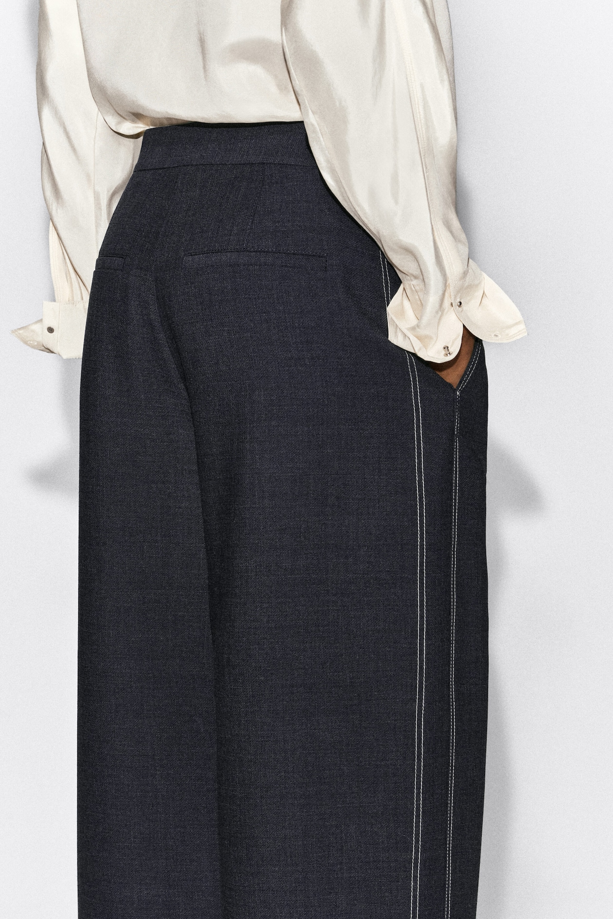 TOPSTITCHED BARREL-LEG PANTS — CHARCOAL