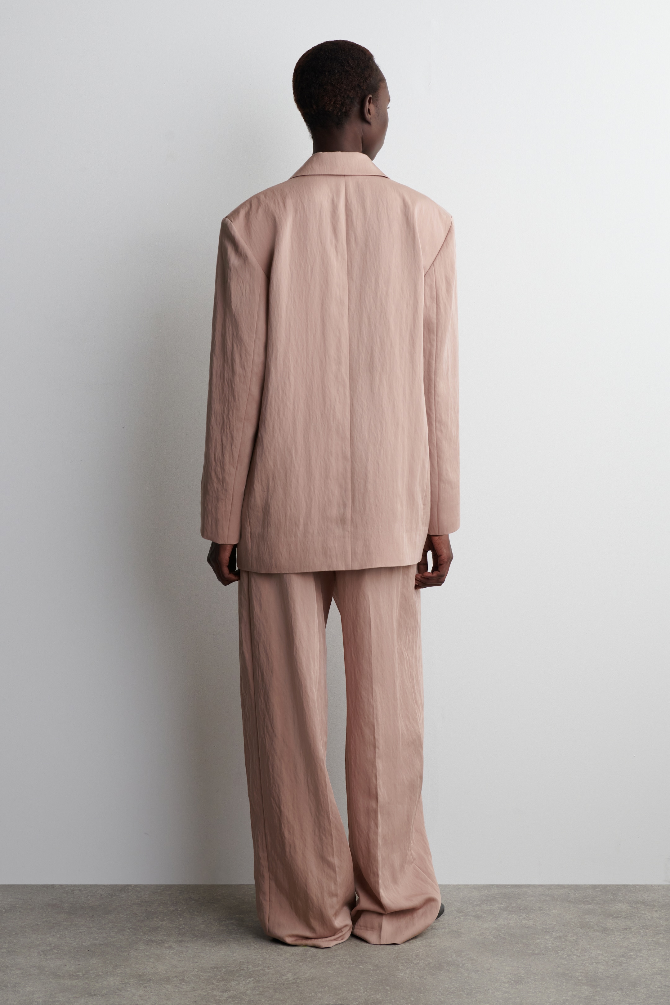 Ver imagen más grande: BLAZER FLUIDO OVERSIZE - ROSA CLARO - MUJER | H&M ES 5
