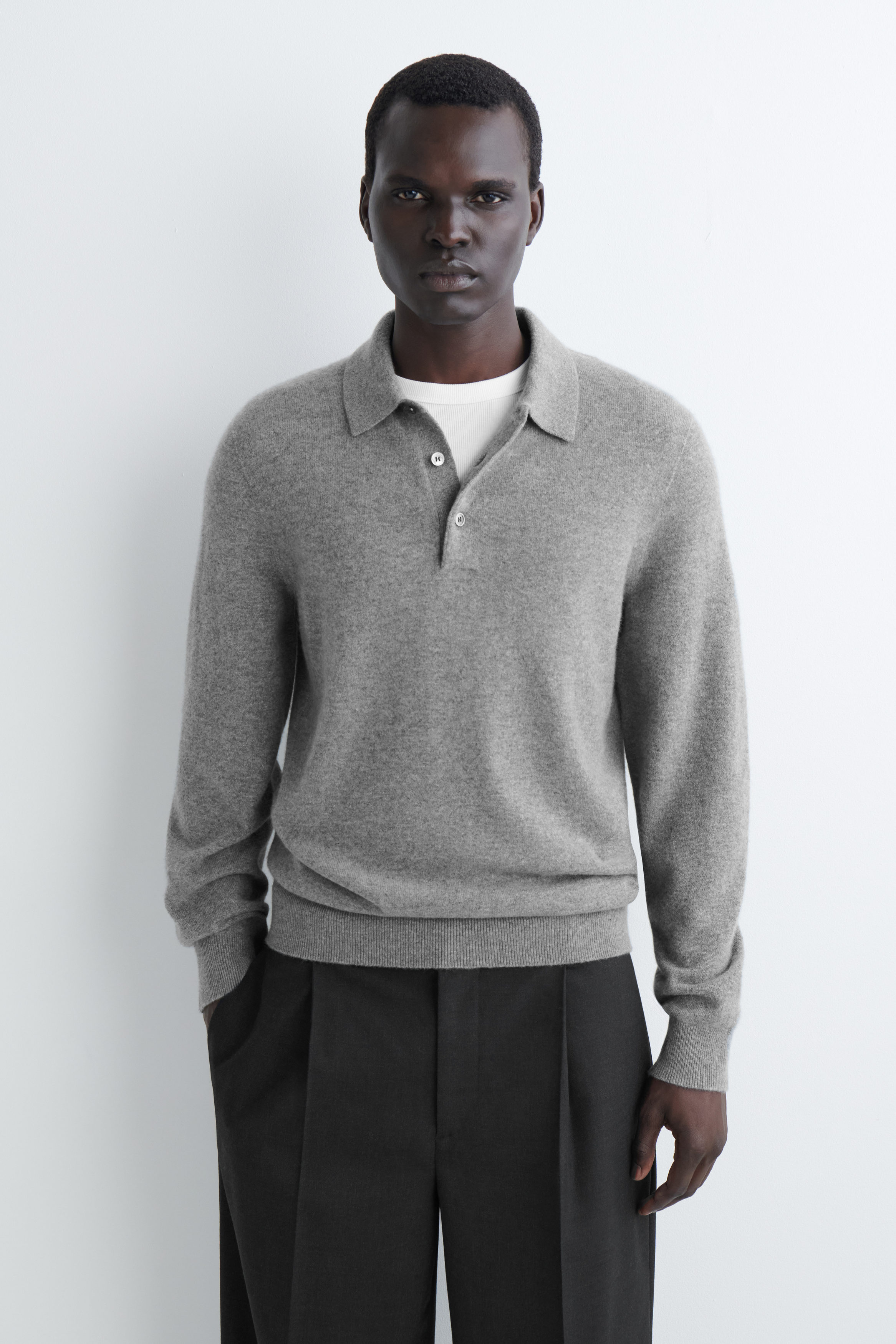 SEAMLESS CASHMERE POLO SHIRT - GREY MÉLANGE | COS