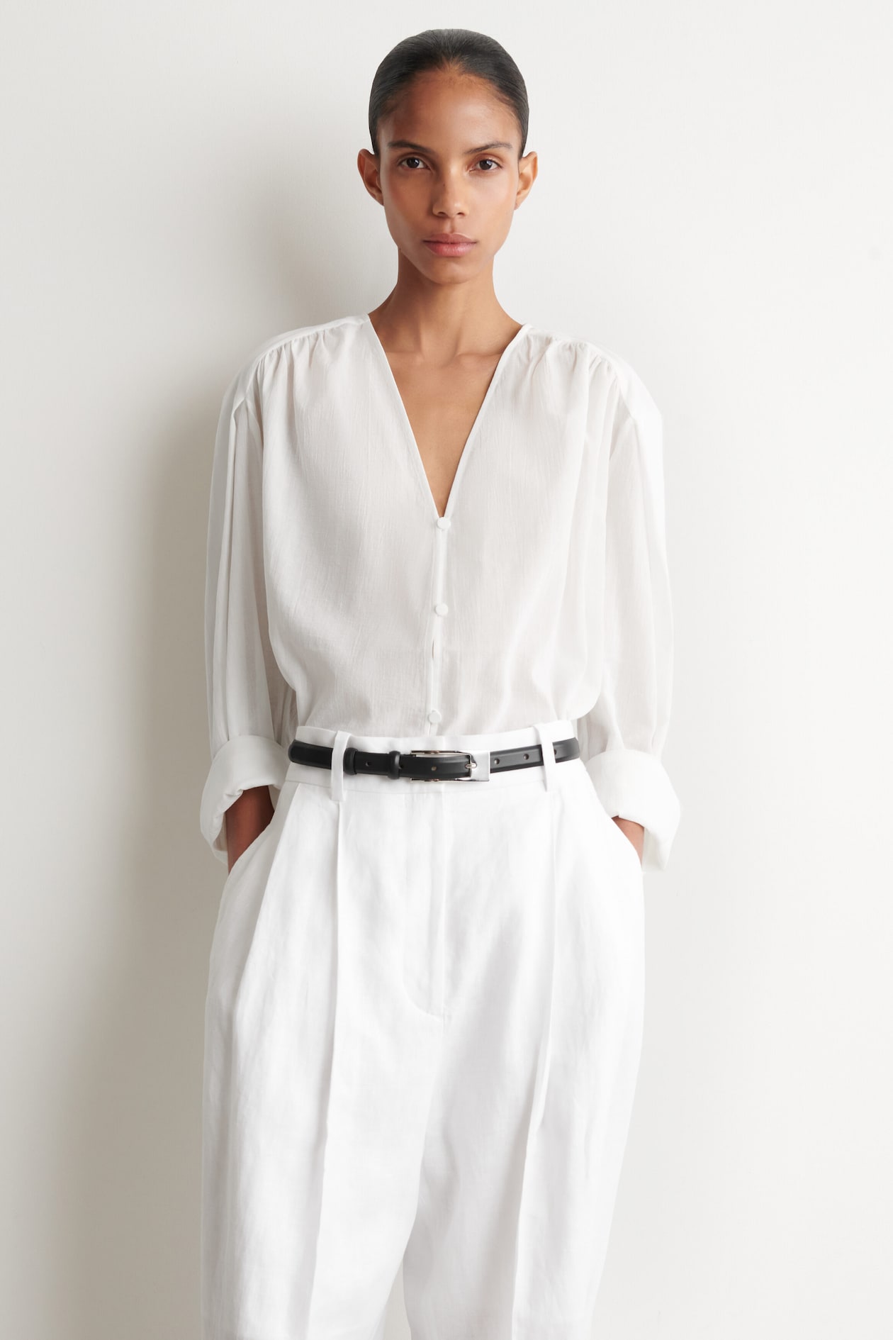 TAILORED LINEN BARREL-LEG PANTS — WHITE