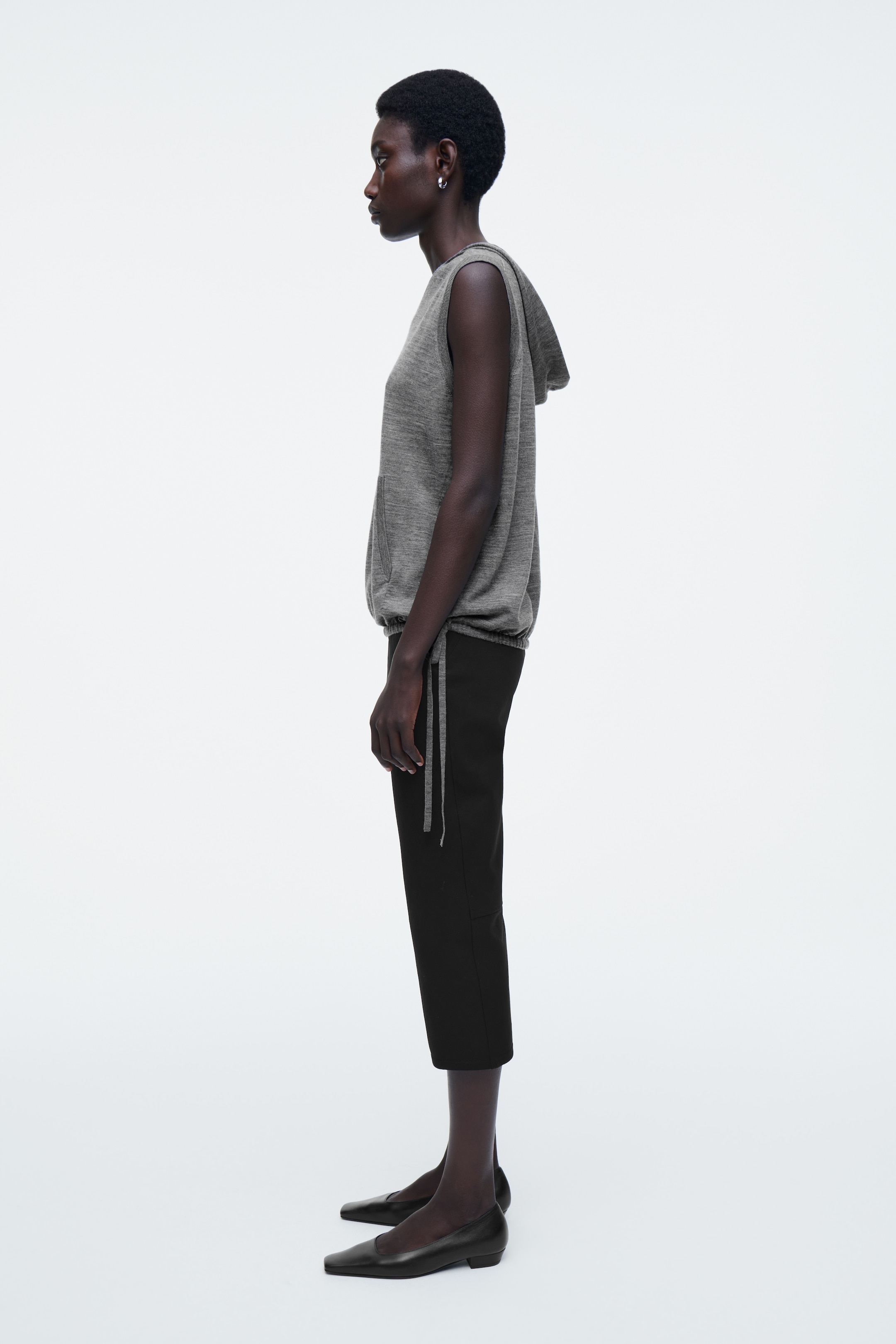 Visualizza immagine più grande: FELPA CON CAPPUCCIO SENZA MANICHE IN LANA MERINO - GRIGIO MÉLANGE - DONNA | H&M IT 5