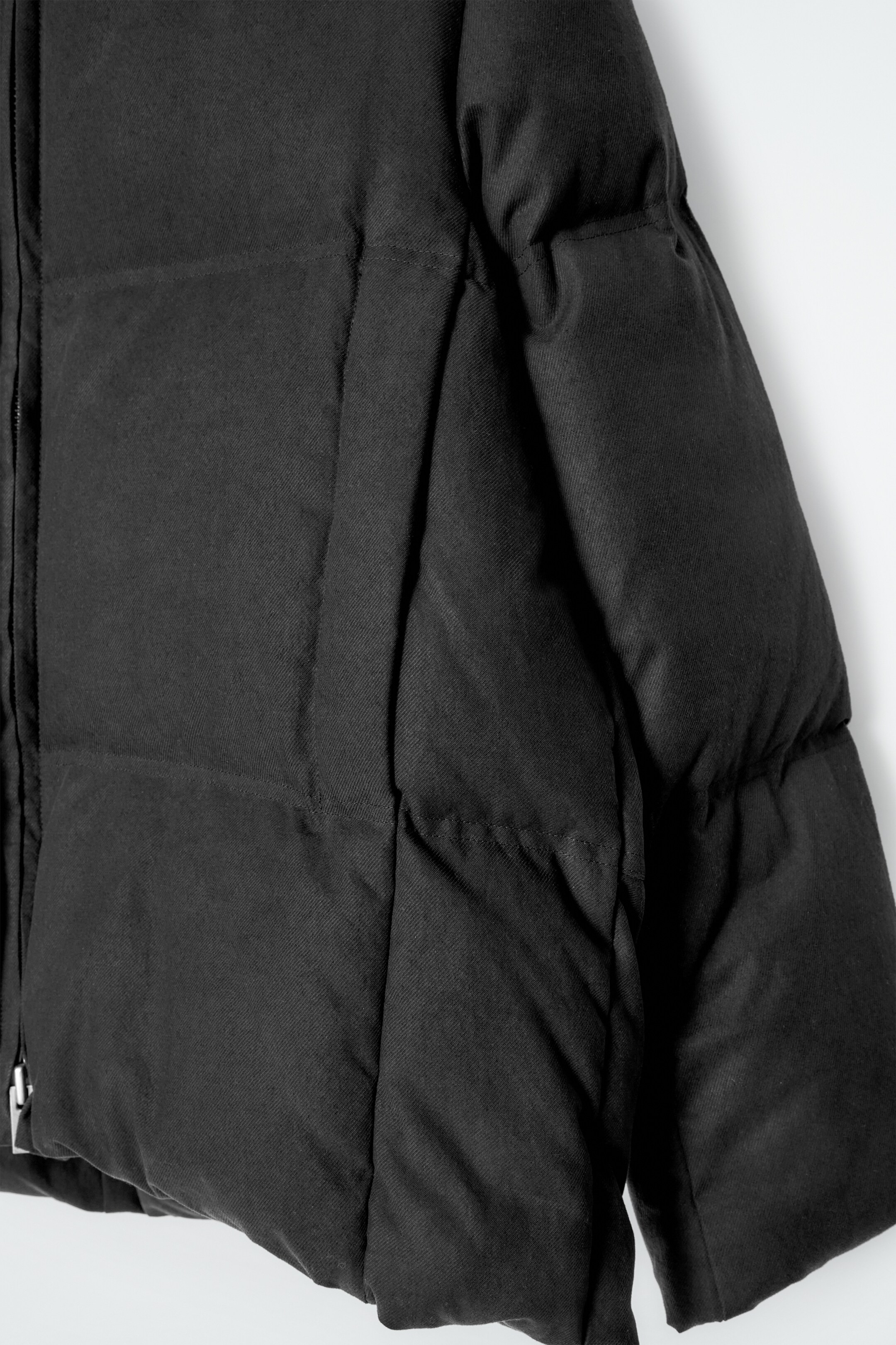 Ingrandisci l'immagine: OVERSIZED HOODED DOWN PUFFER JACKET - BLACK - DONNA | H&M CH 2