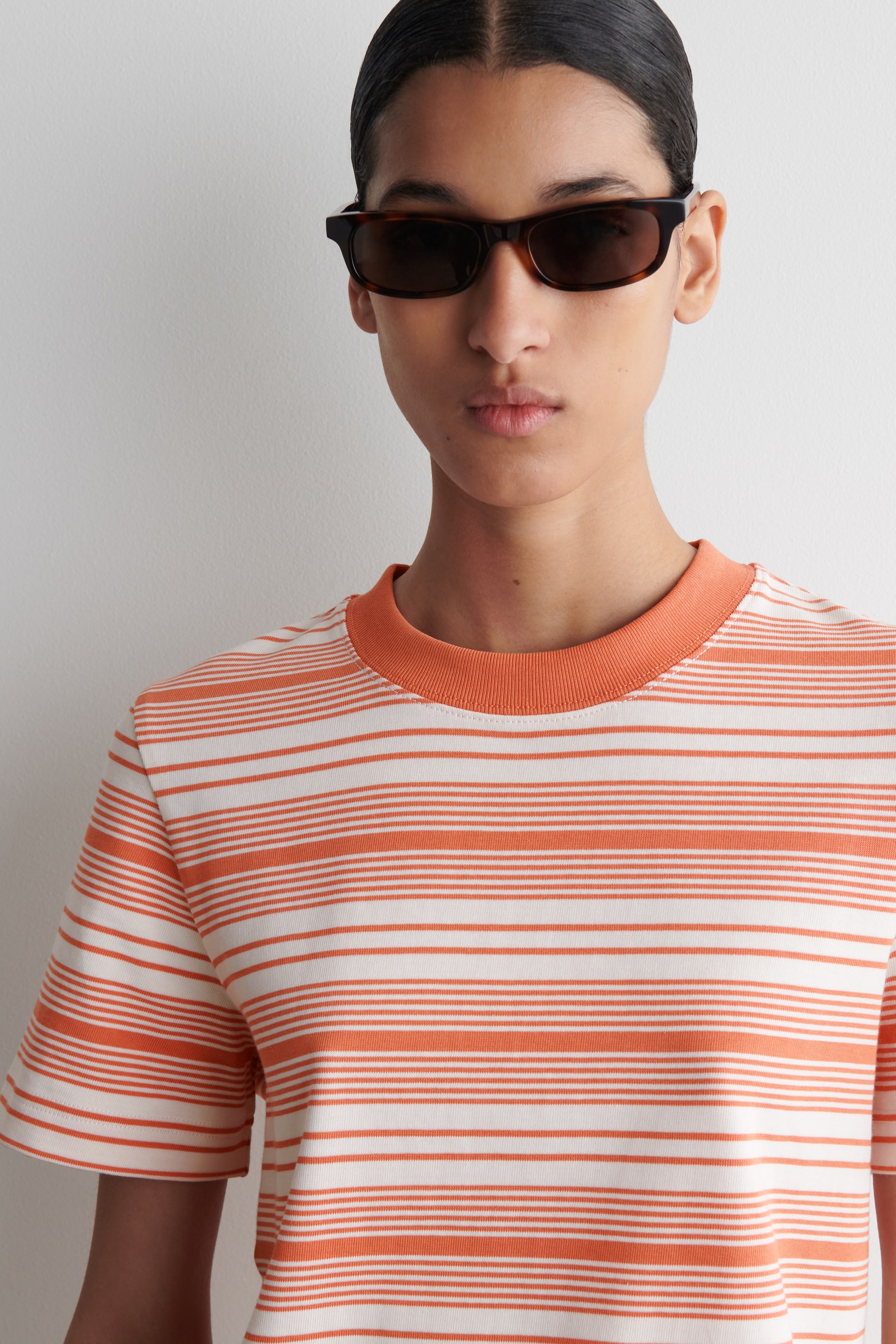 Visualizza immagine più grande: T-SHIRT LINEARE DAL TAGLIO REGOLARE - ARANCIONE / BIANCO / RIGHE - DONNA | H&M IT 4