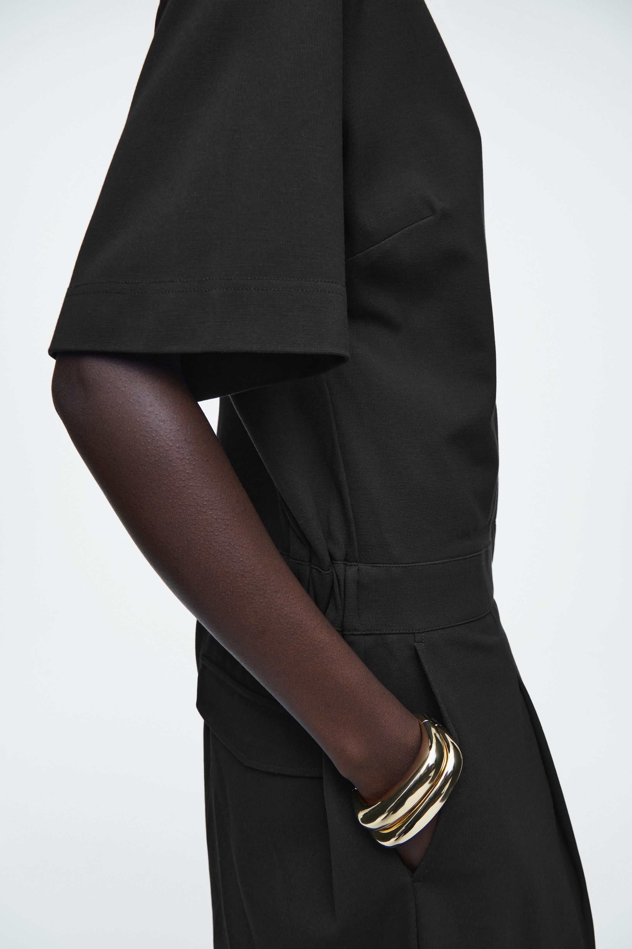 Grösseres Bild ansehen: KURZÄRMLIGER JUMPSUIT - SCHWARZ - DAMEN | H&M CH 5
