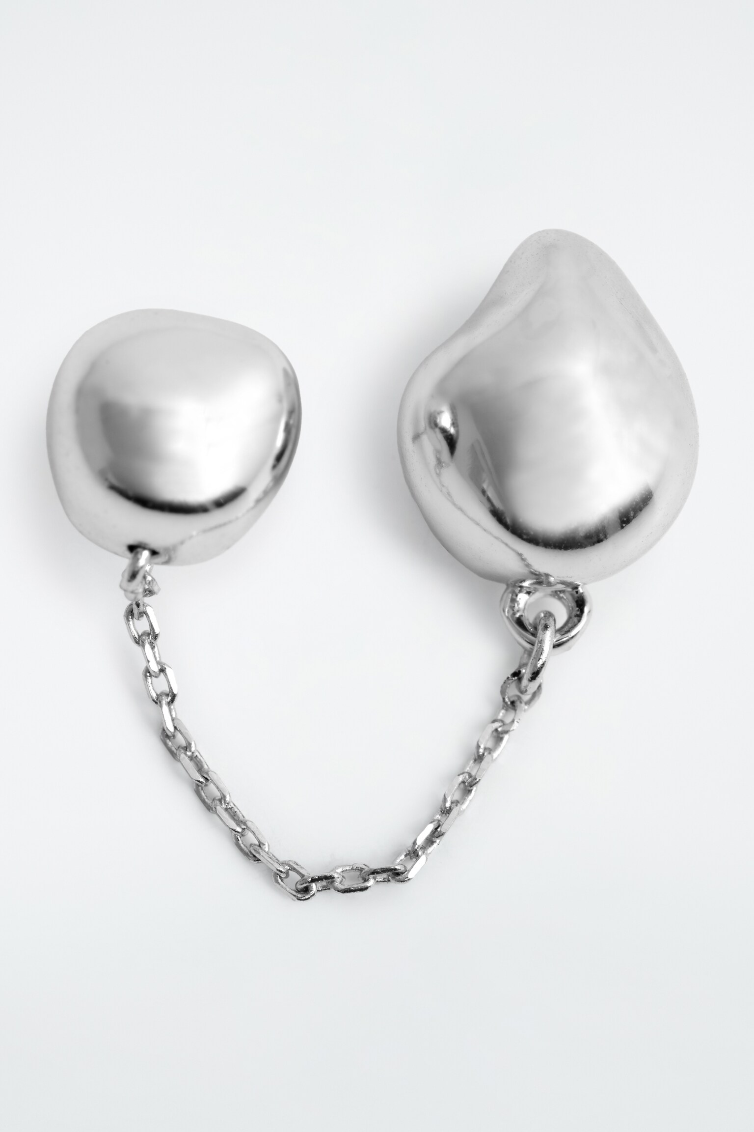 PENDIENTES REDONDEADOS CON CADENA - PLATEADO - 3