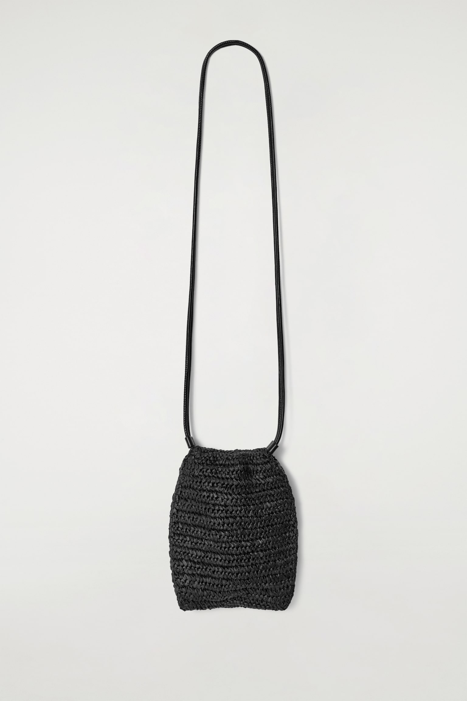 DRAWSTRING PHONE POUCH - STRAW - BLACK/BEIGE