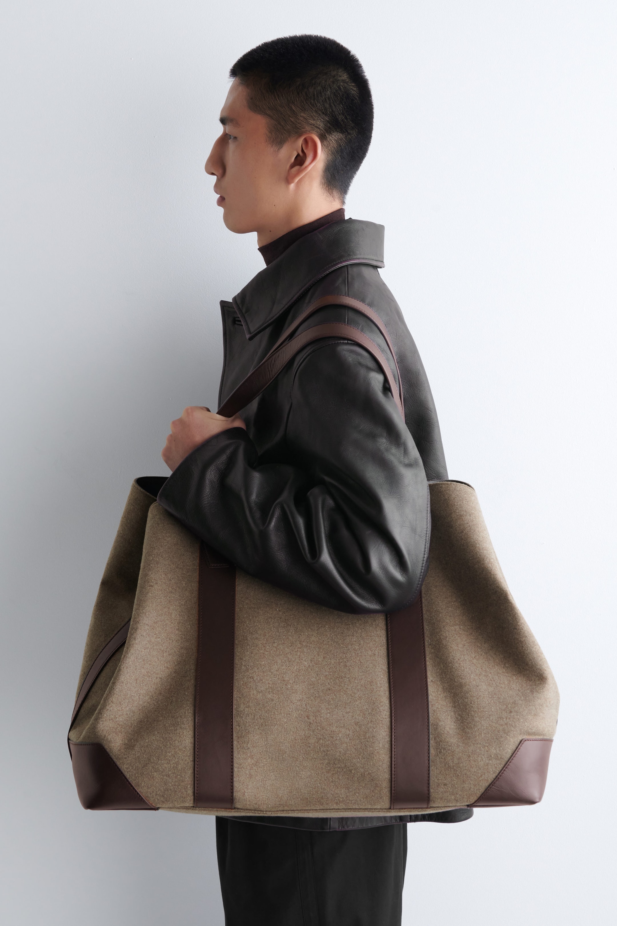WEEKENDER OVERSIZED TOTE BAG - WOOL