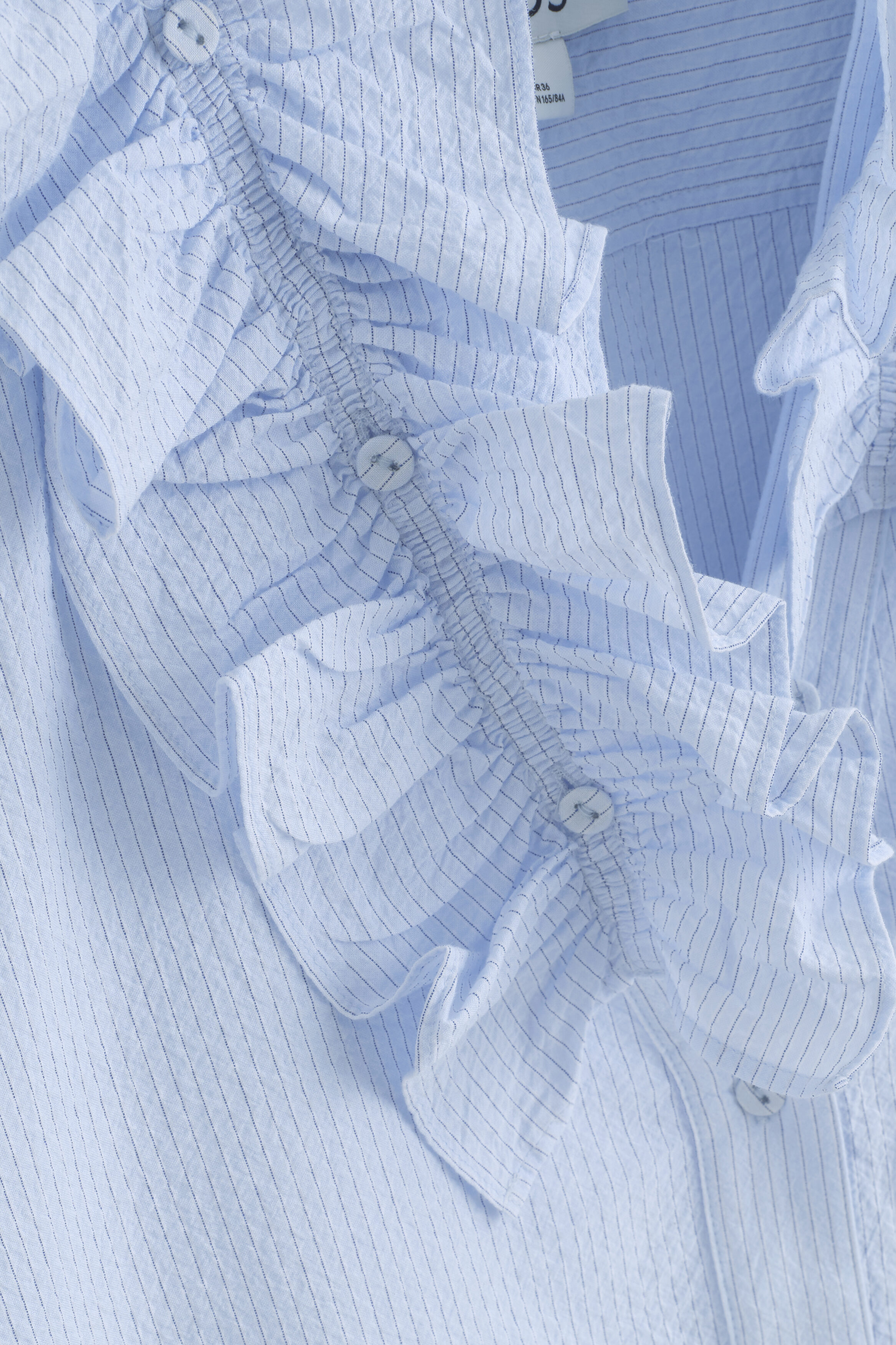 RUFFLE-COLLAR SEERSUCKER BLOUSE - BLUE / STRIPED | COS NO