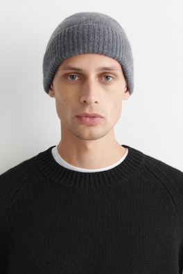 PURE CASHMERE BEANIE — DARK GREY 2