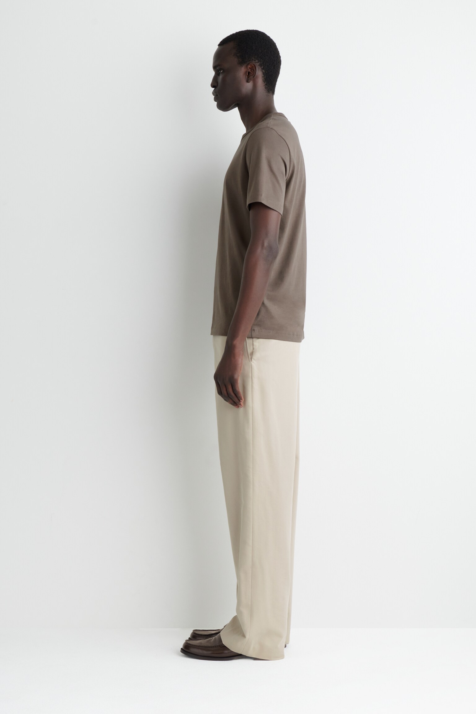 T-SHIRT EN COTON BROSSÉ - TAUPE FONCÉ/BEIGE/BLANC/NOIR/BLEU MARINE/TAUPE/BORDEAUX/ABRICOT - 3