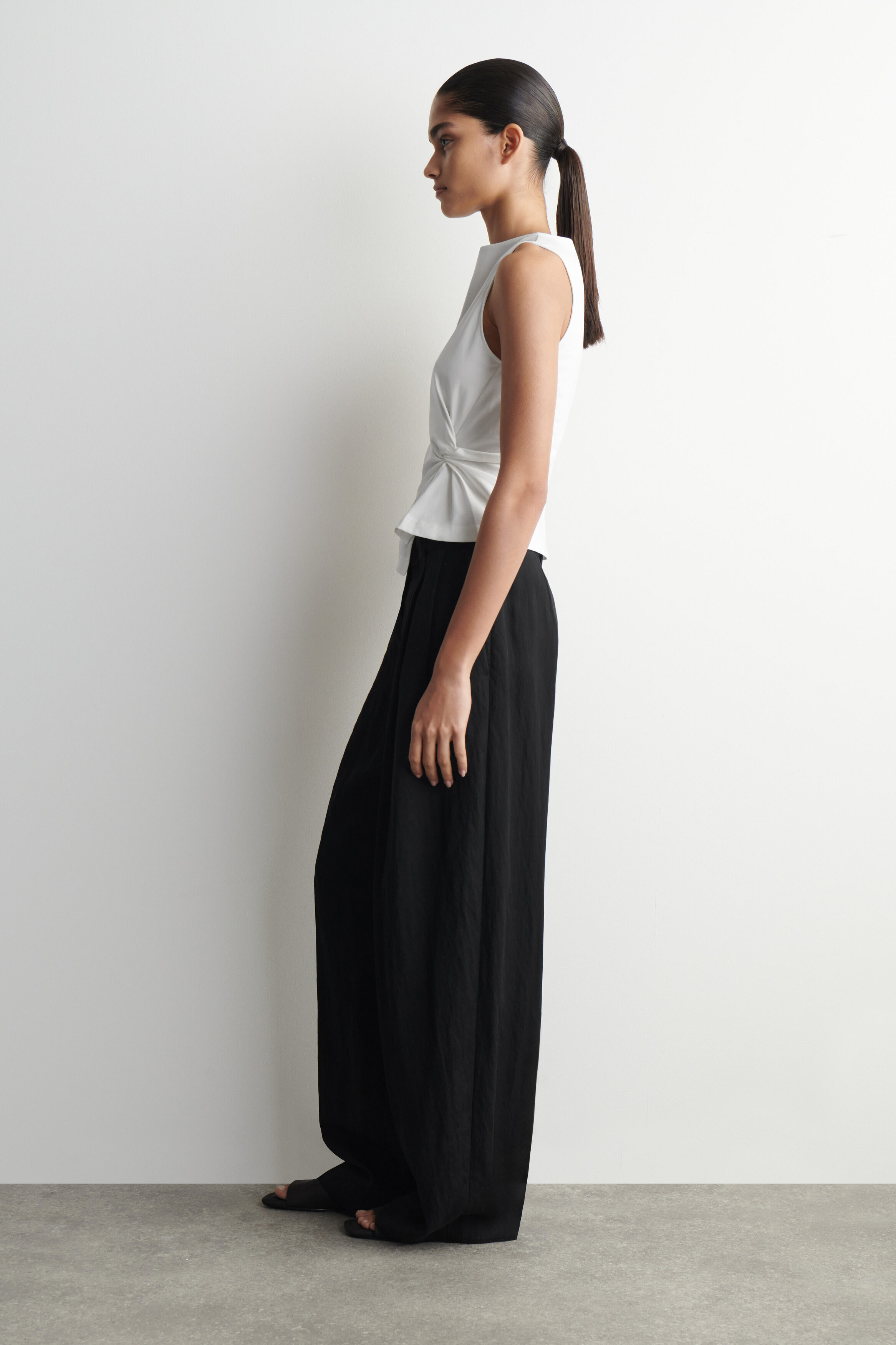 TWIST-DETAIL JERSEY TOP - WHITE | COS DK