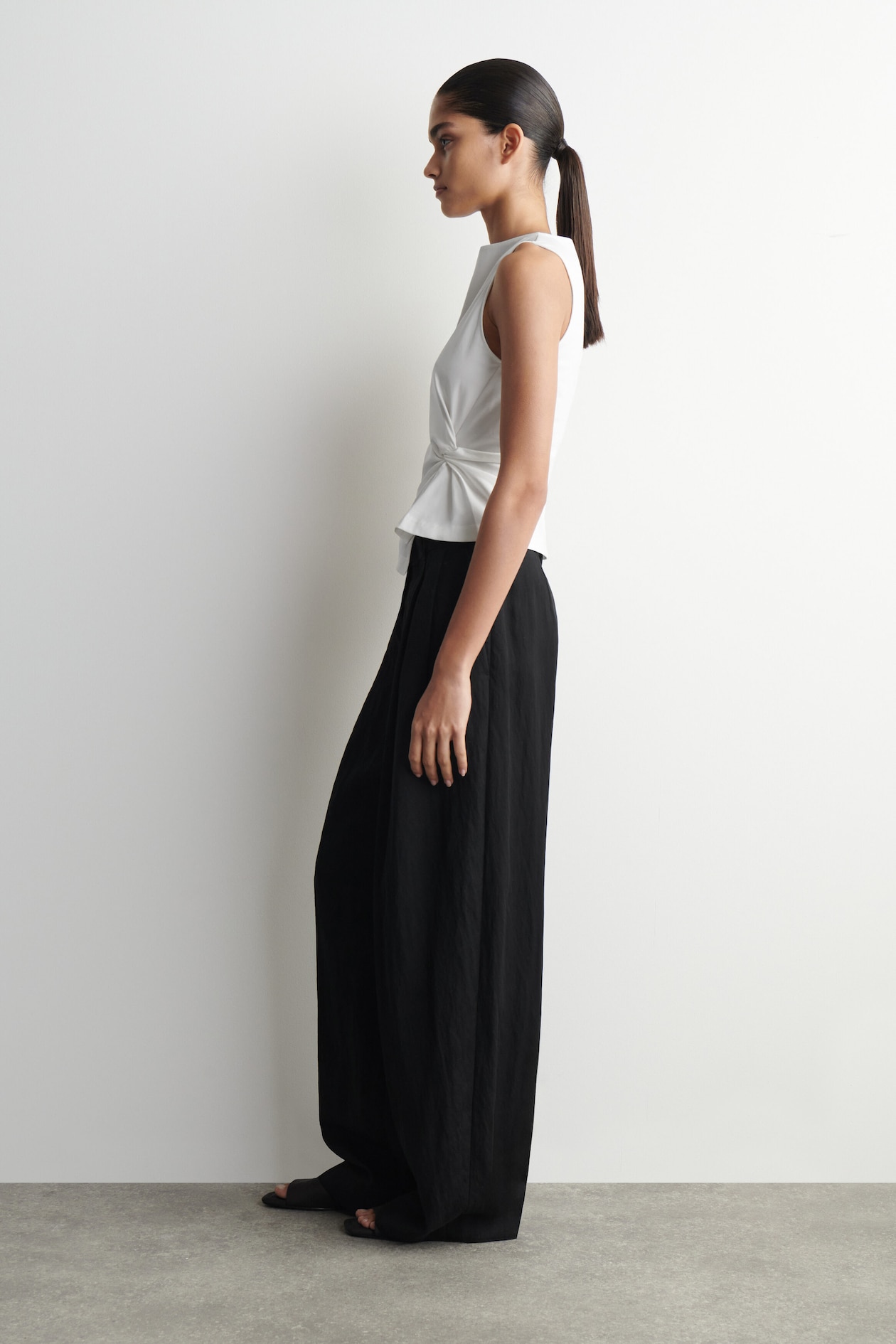 TWIST-DETAIL JERSEY TOP — WHITE