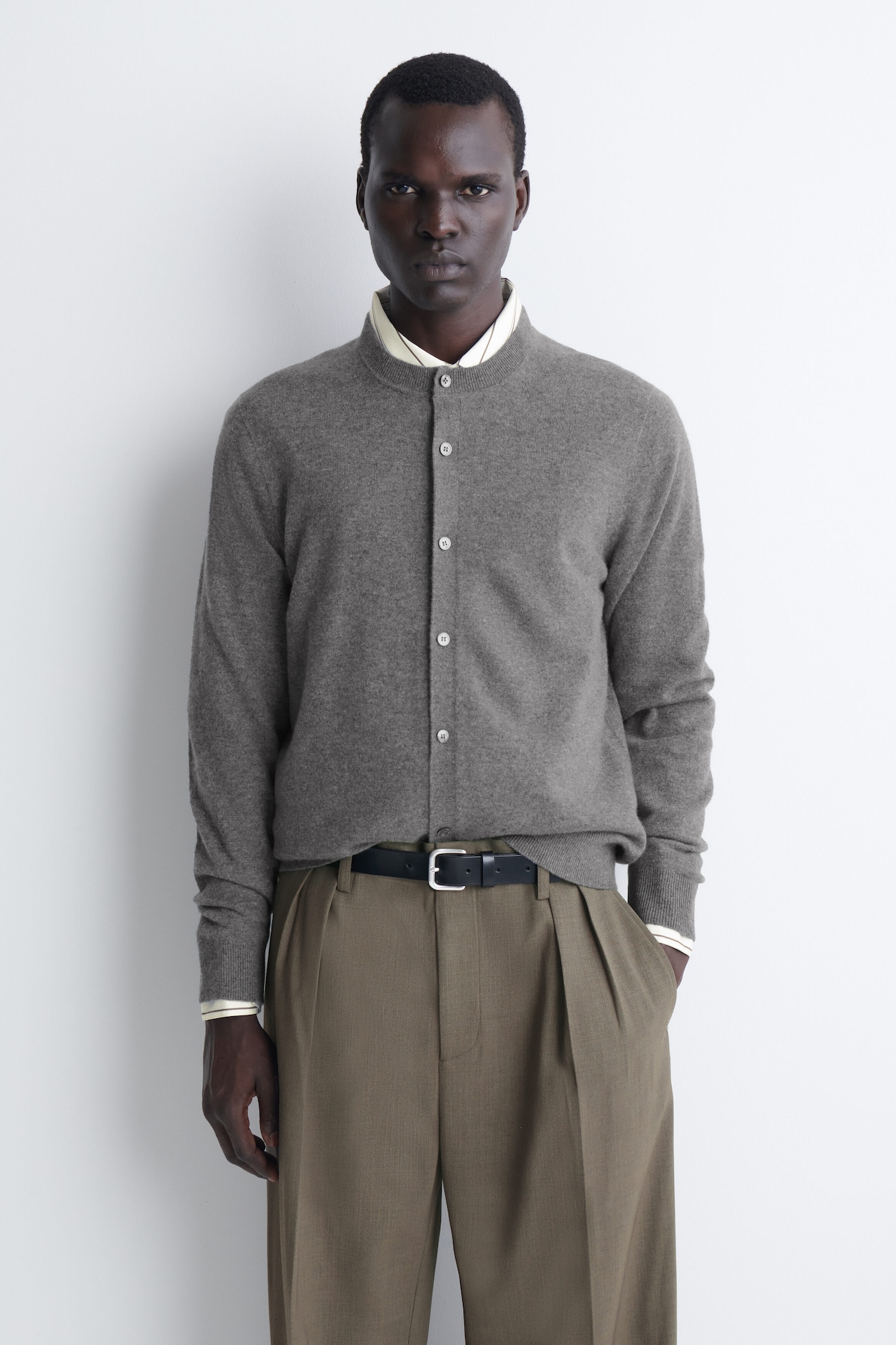 PURE CASHMERE CREW-NECK CARDIGAN — GRAY MÉLANGE