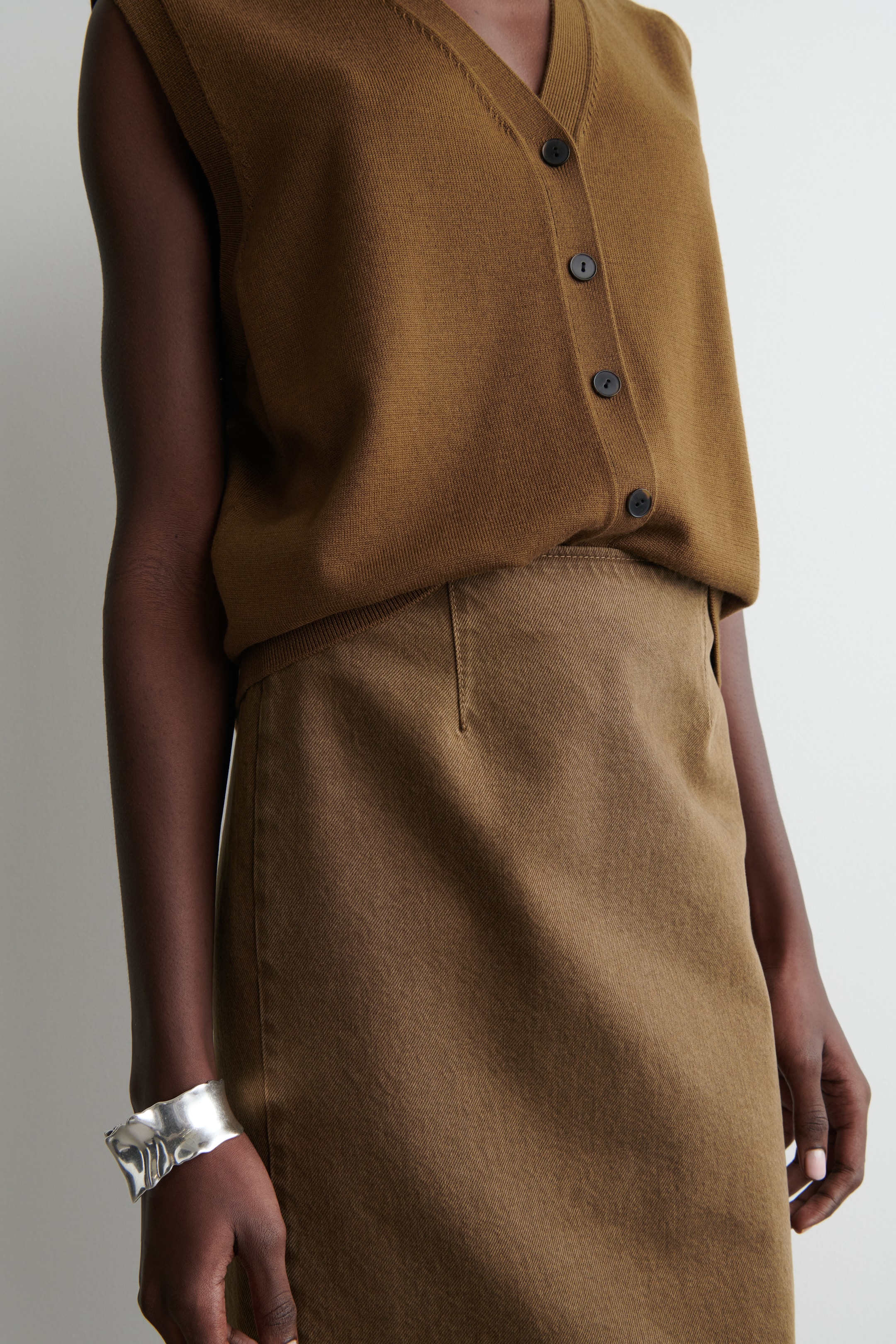 View larger image: STRAIGHT DENIM MIDI SKIRT - BROWN - Ladies | H&M GB 4