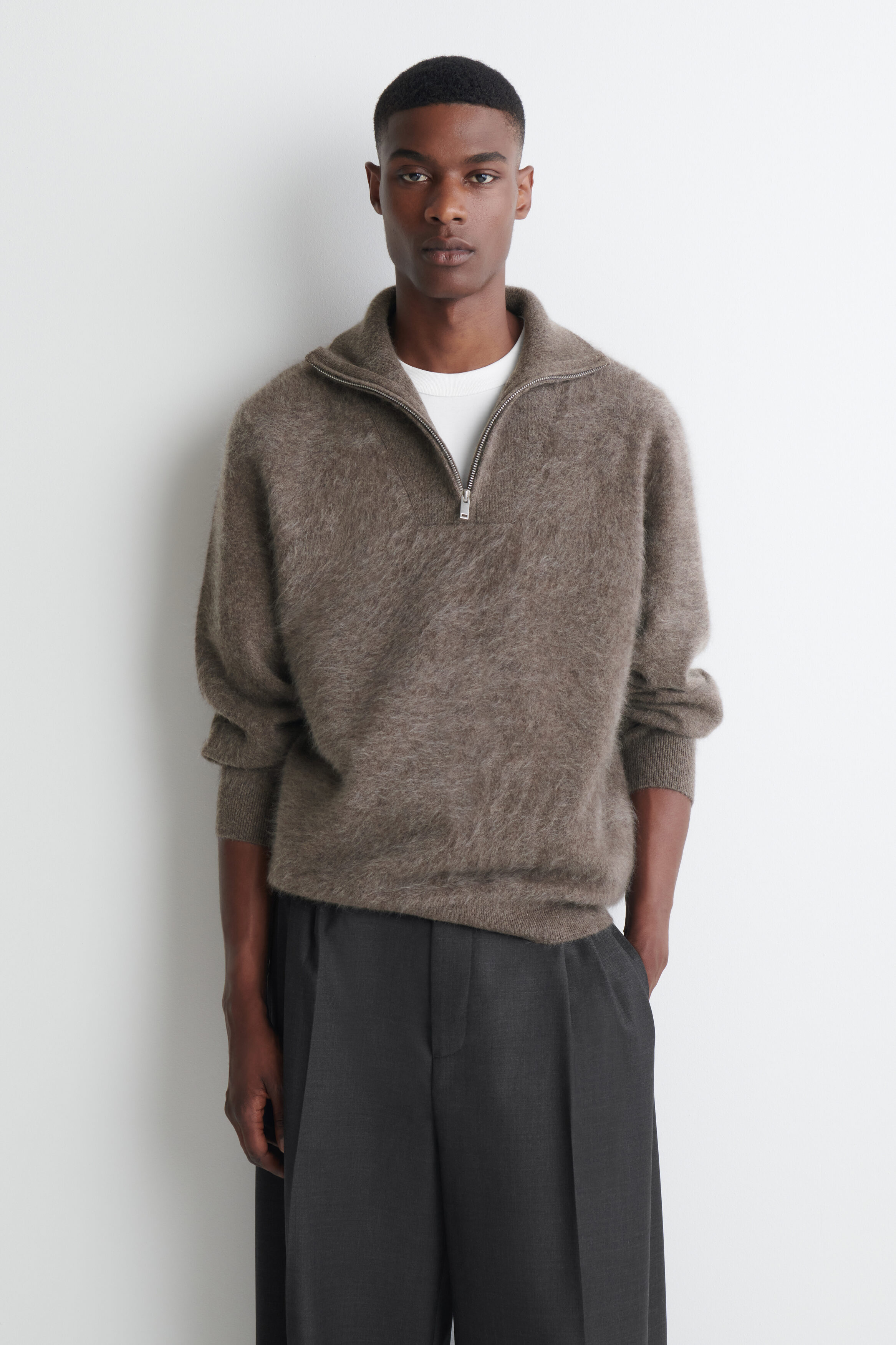 BRUSHED-CASHMERE ZIP-UP JUMPER - BROWN | COS DK