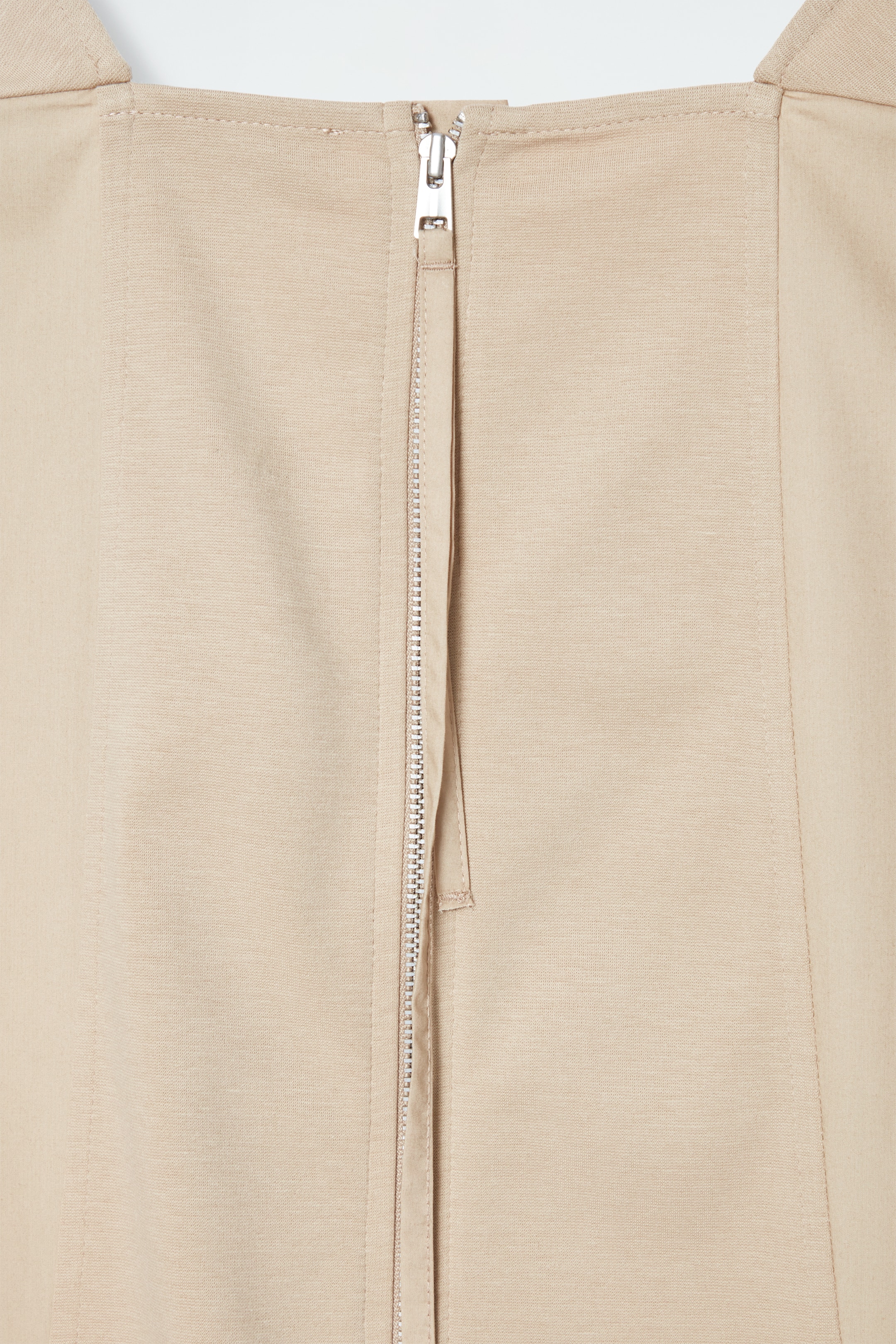Agrandir l'image: COMBINAISON OVERSIZE COL EN V - BEIGE - FEMME | H&M CH 3