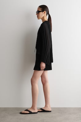 PLEATED GEORGETTE SHORTS — BLACK 2