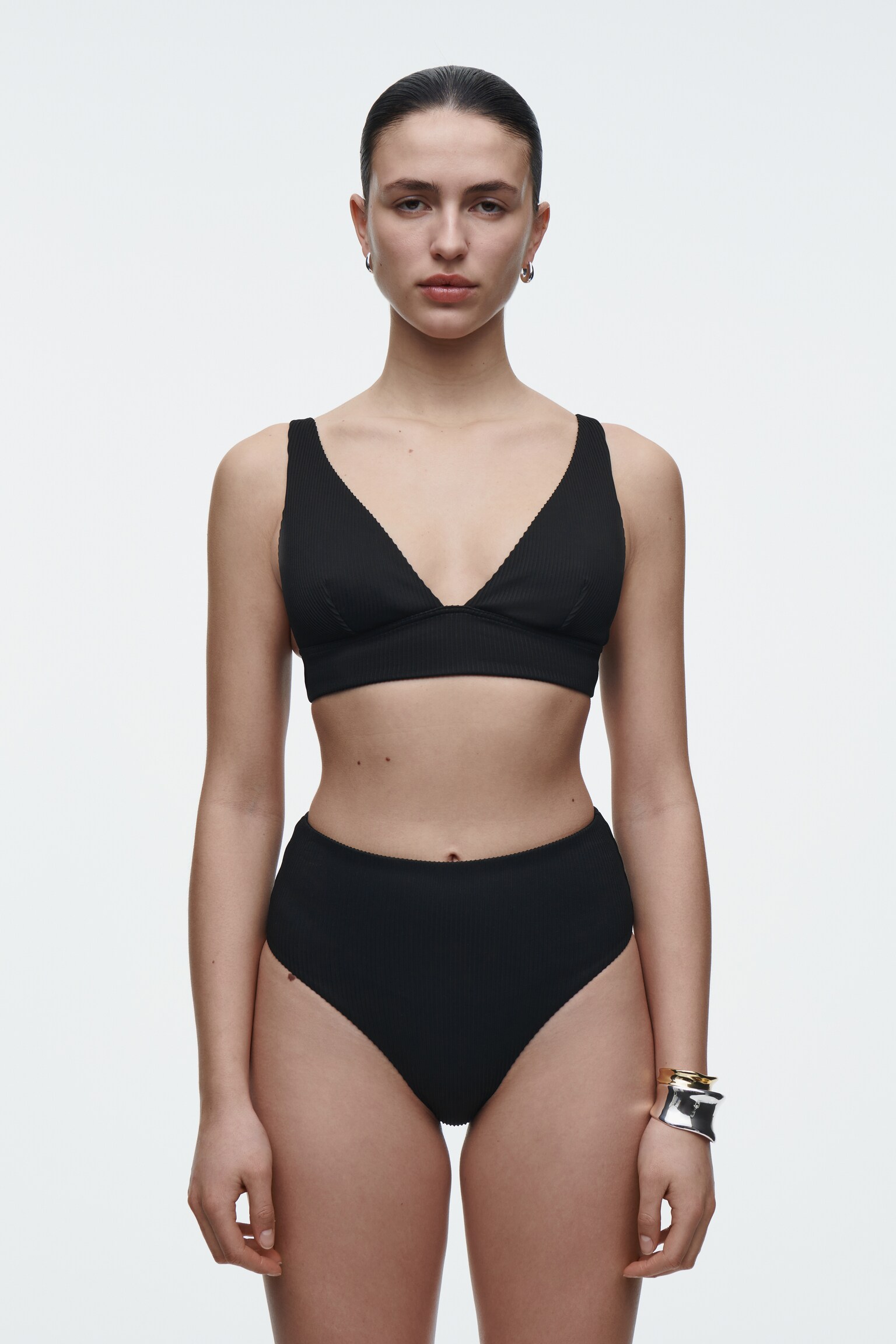BORDÁZOTT MAGAS DEREKÚ BIKINIALJ - FEKETE