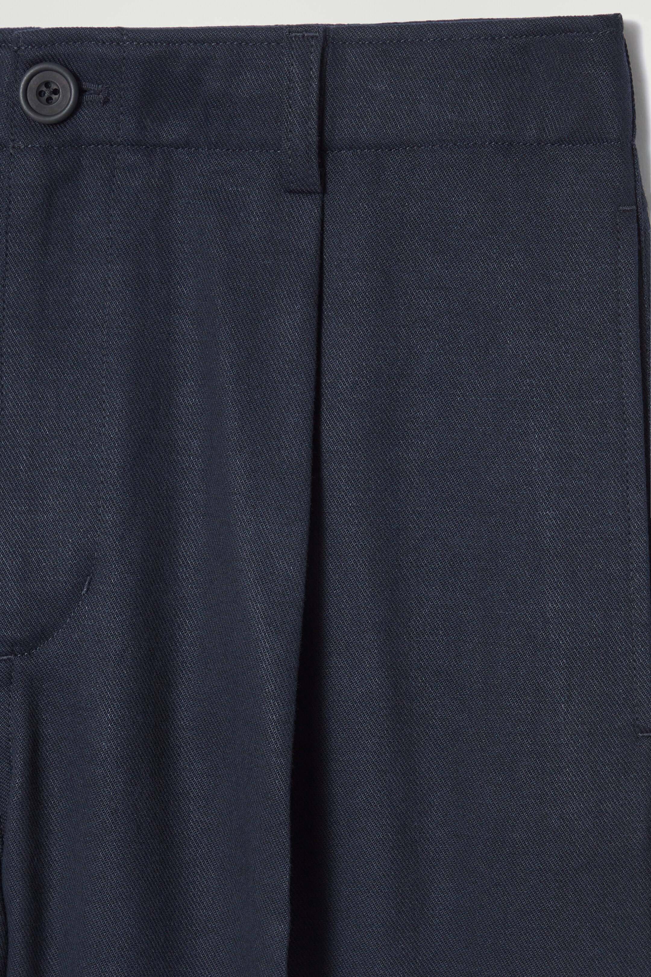 Ingrandisci l'immagine: CROPPED BARREL-LEG TROUSERS - NAVY - UOMO | H&M CH 2