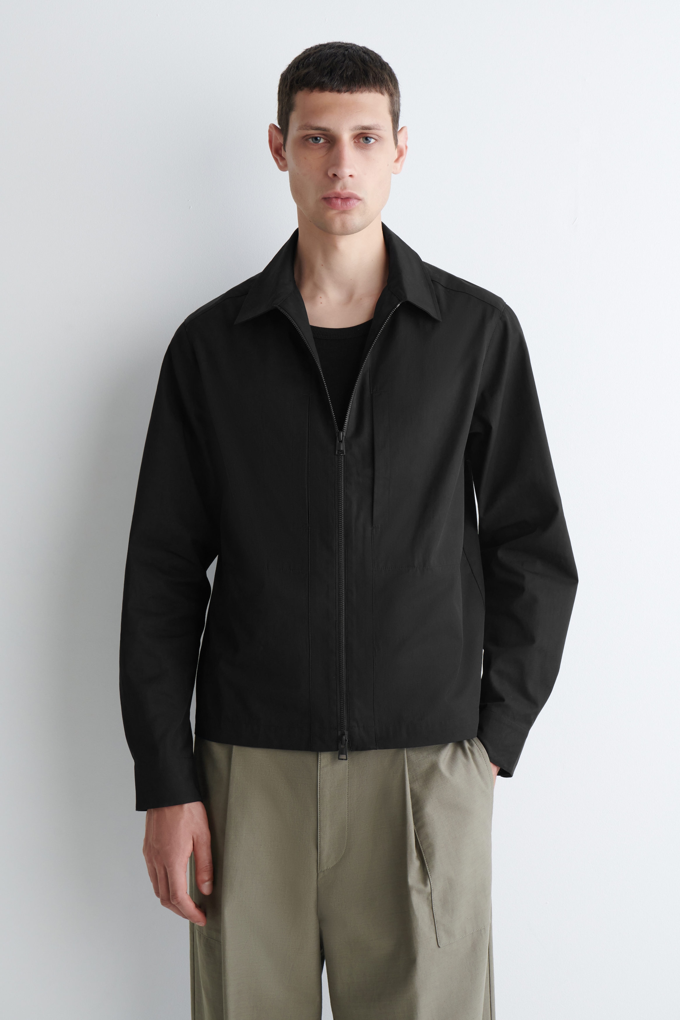 OVERSHIRT I BOMULL MED DRAGKEDJA