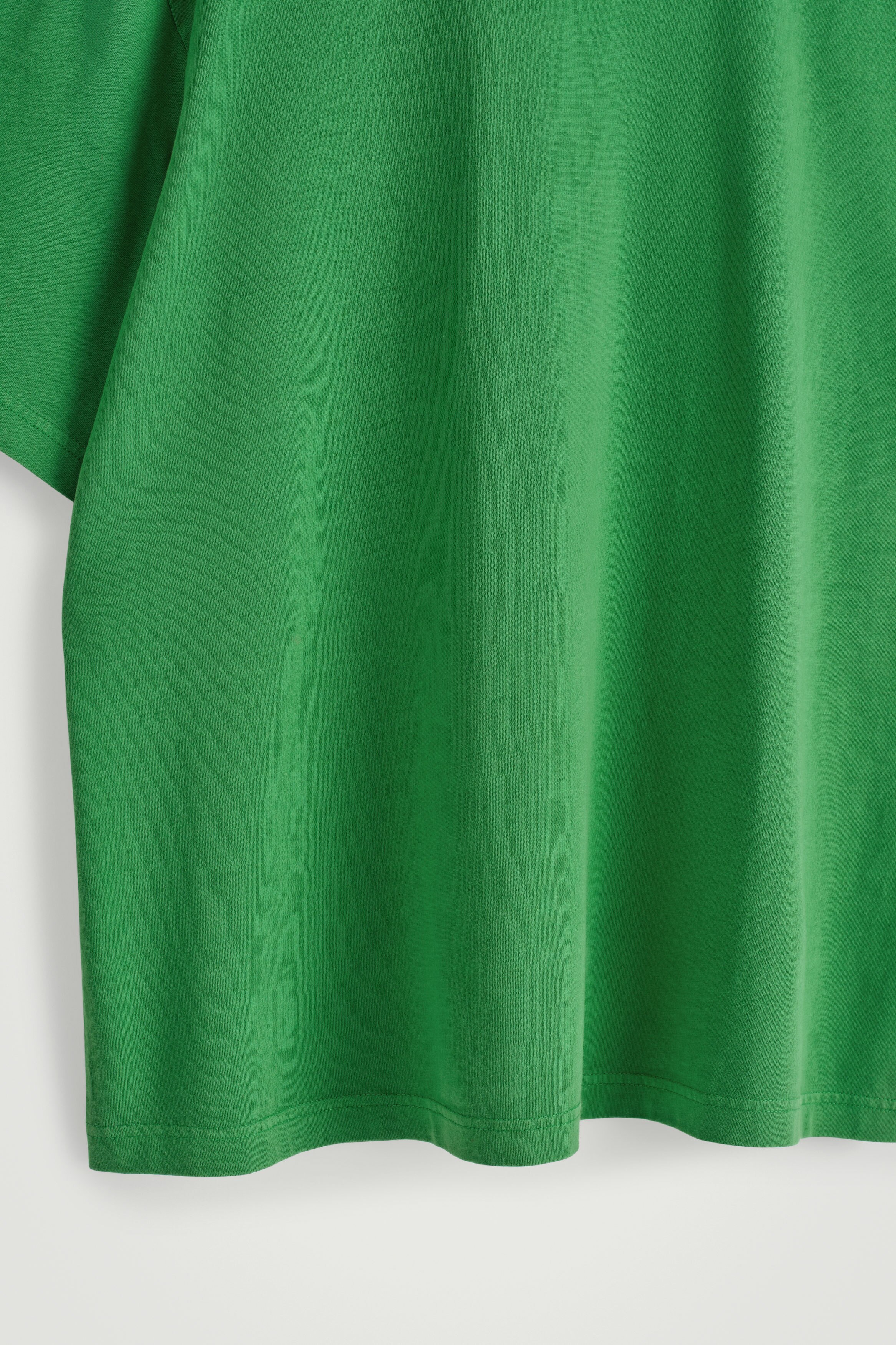 RELAXED LIGHTWEIGHT COTTON T-SHIRT - GREEN | COS