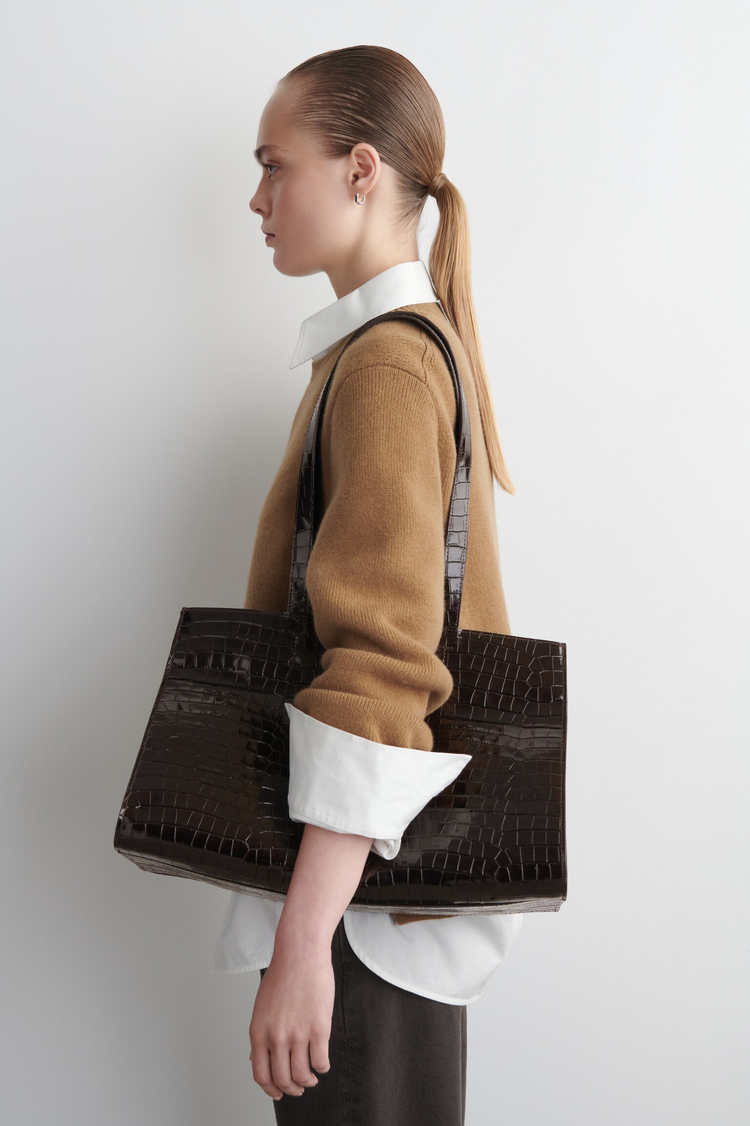 GALLERY TOTE BAG - CROC-EFFECT LEATHER - DARK BROWN