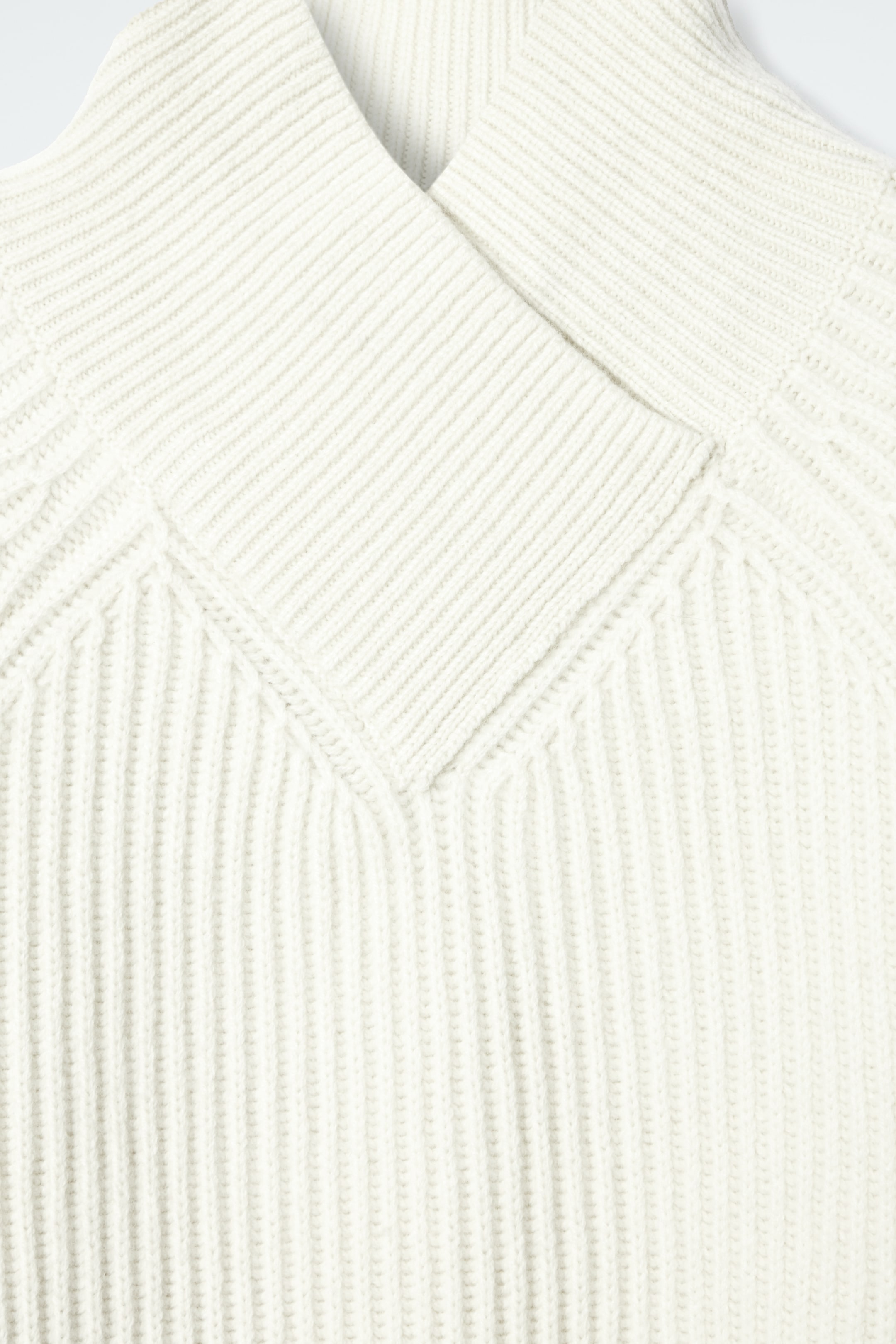 Visualizza immagine più grande: MAGLIONE IN LANA MERINO CON COLLO AVVOLGENTE - ÉCRU - DONNA | H&M IT 8