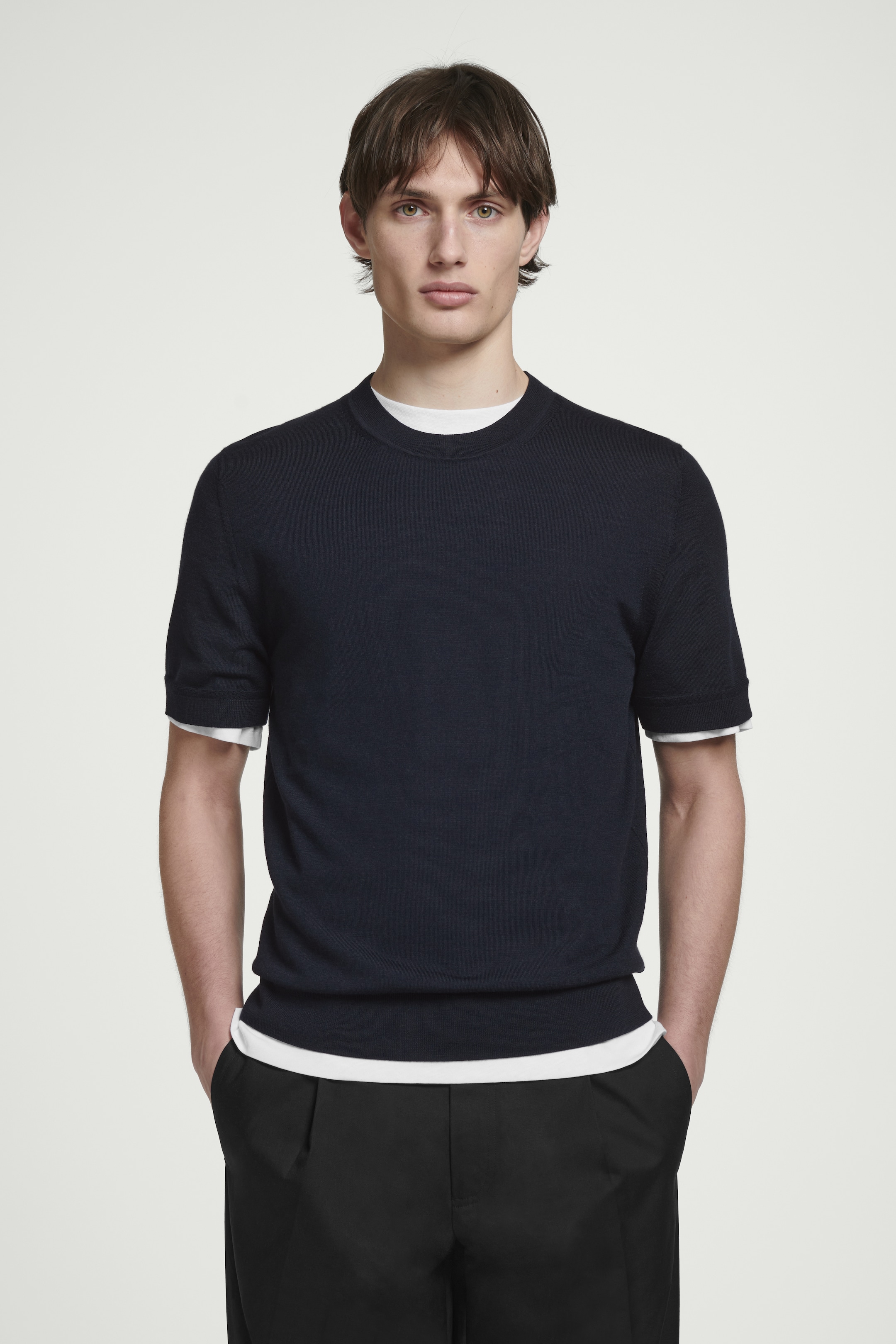 Zobacz większy obraz: DOPASOWANY T-SHIRT Z WEŁNY MERINO - GRANATOWY - ON | H&M PL 2