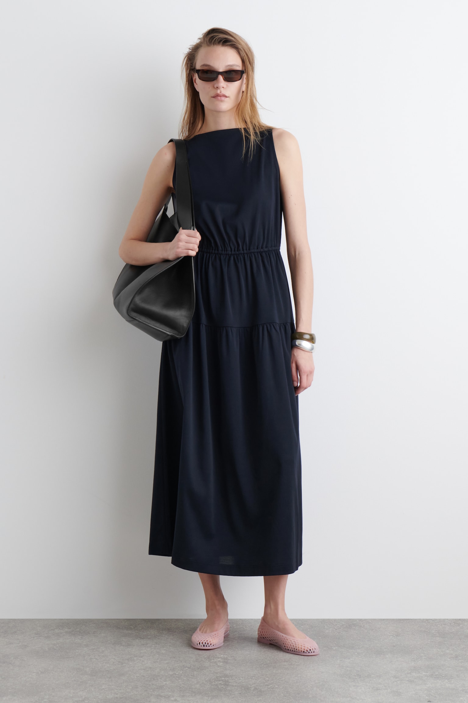 BOAT-NECK GATHERED MIDI DRESS - NAVY/NAVY / WHITE / STRIPED