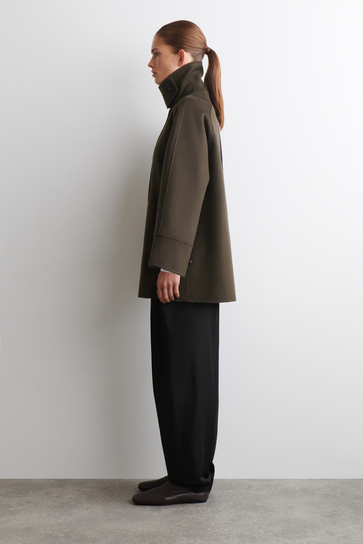 MOCK-NECK DOUBLE-FACED WOOL SHORT COAT — BROWN