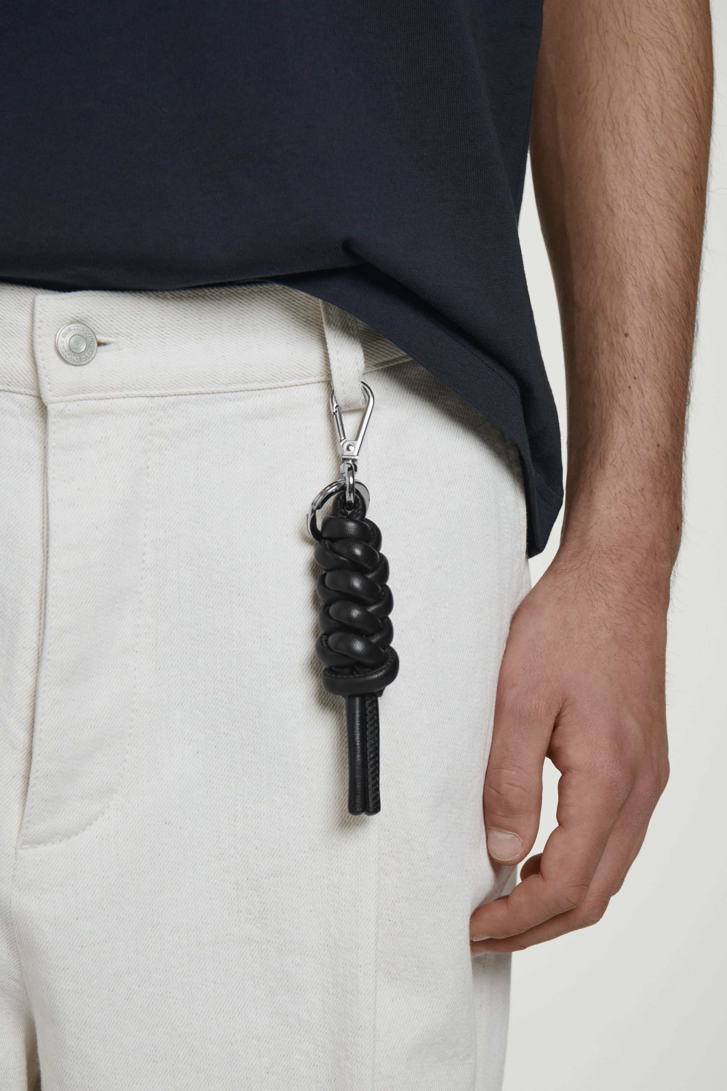 “COS MEN” Chunky Knotted Leather KeyRing CHUNKY KNOTTED LEATHER KEYRING - BLACK | COS