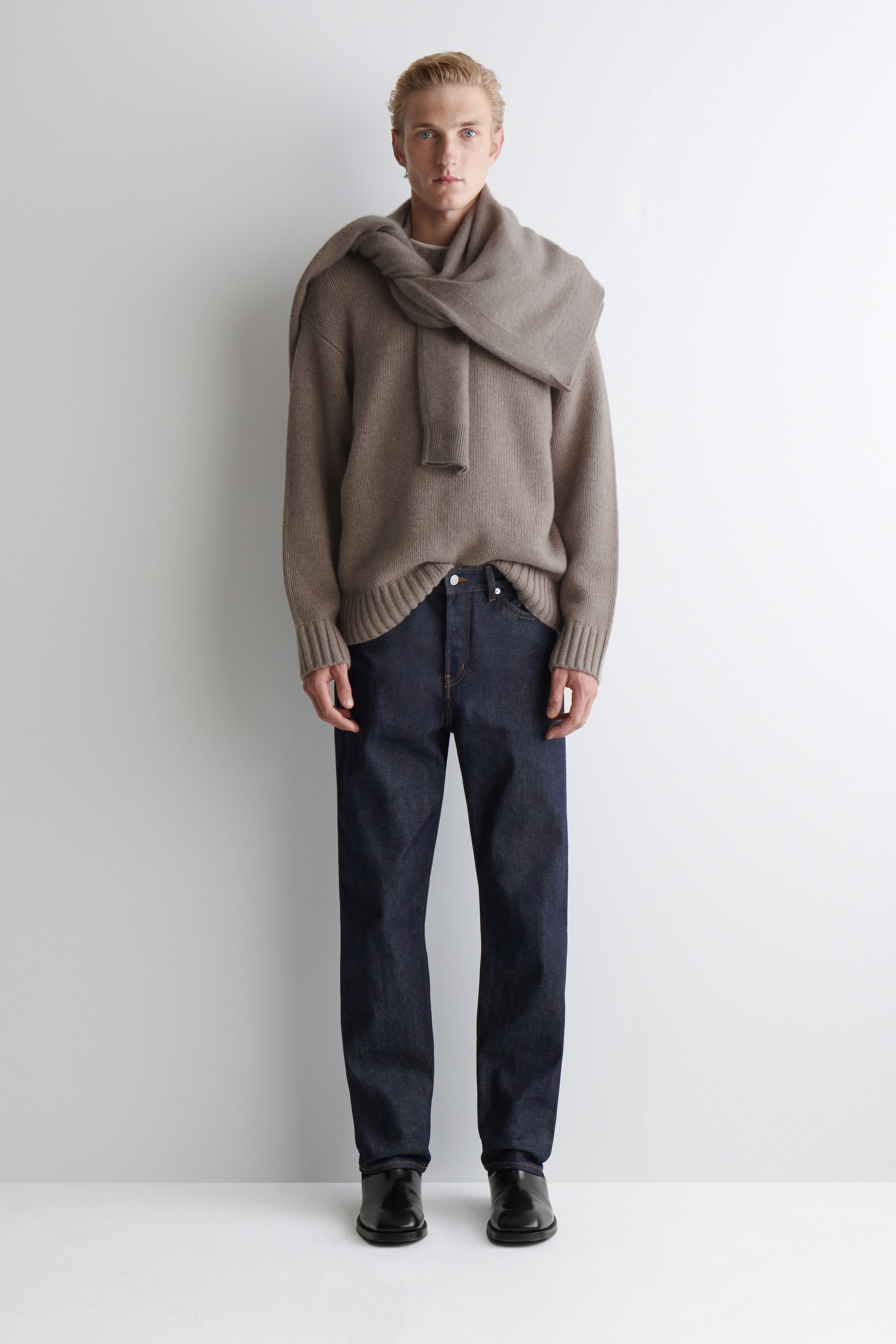 SIGNATURE RAW SELVEDGE STRAIGHT-LEG JEANS