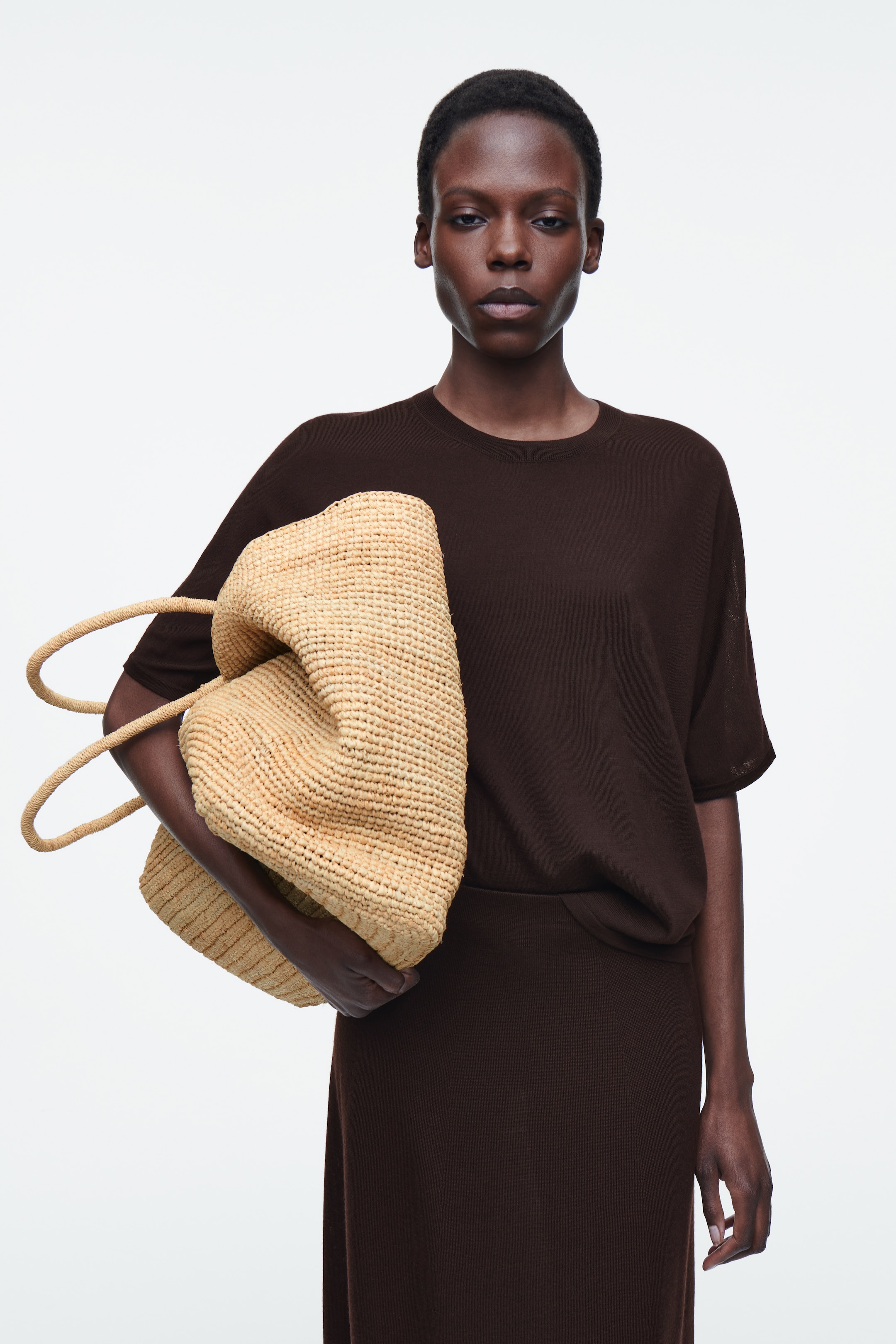 Größeres Bild ansehen: HANDGEWEBTE OVERSIZED-TOTE BAG - BAST - BEIGE - Ladies | H&M DE 2